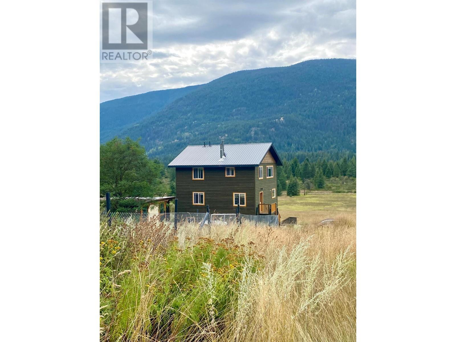 2284 Upper Glade Road, Glade, British Columbia  V1N 4R5 - Photo 1 - 2479907