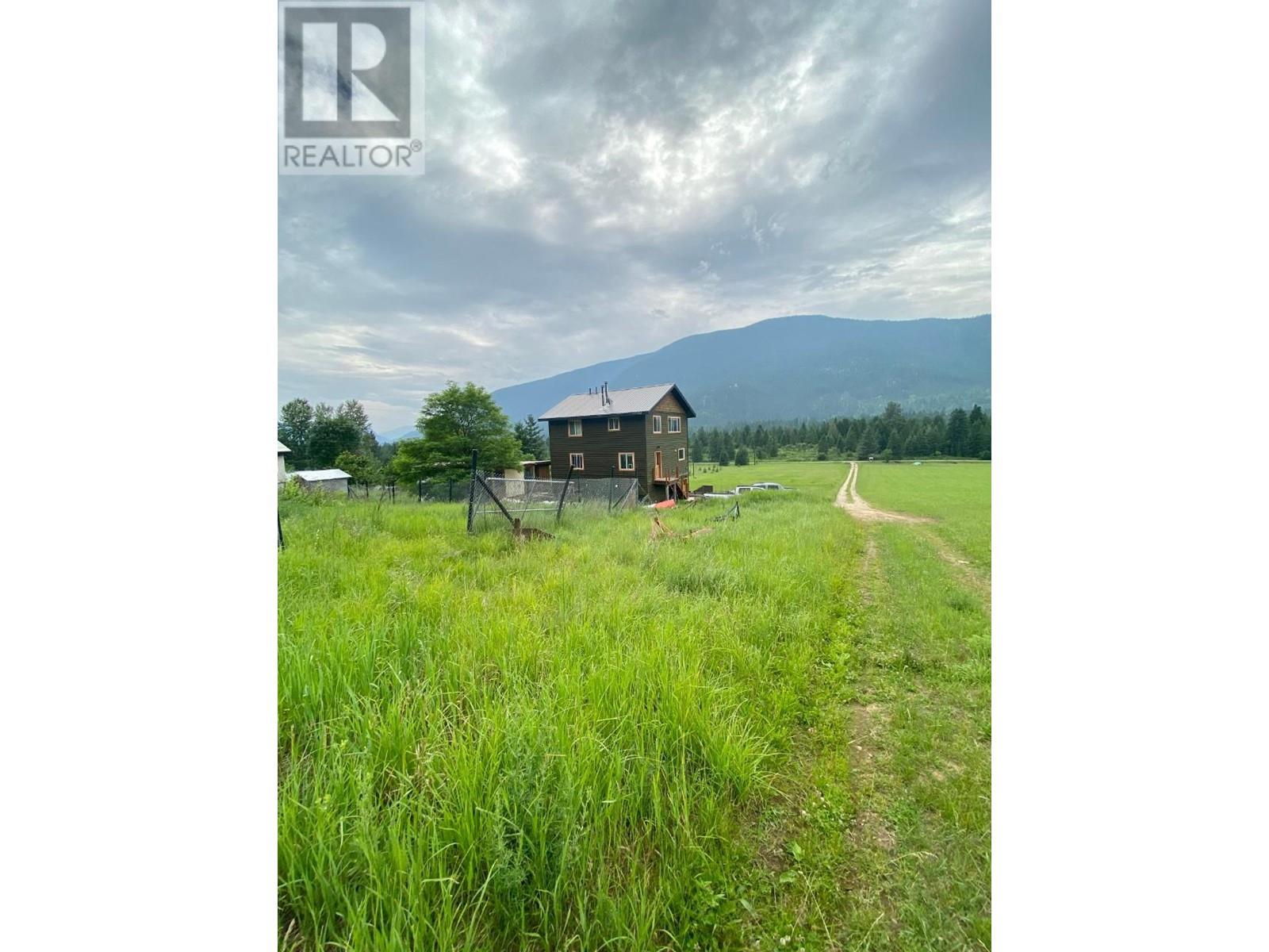 2284 Upper Glade Road, Glade, British Columbia  V1N 4R5 - Photo 6 - 2479907