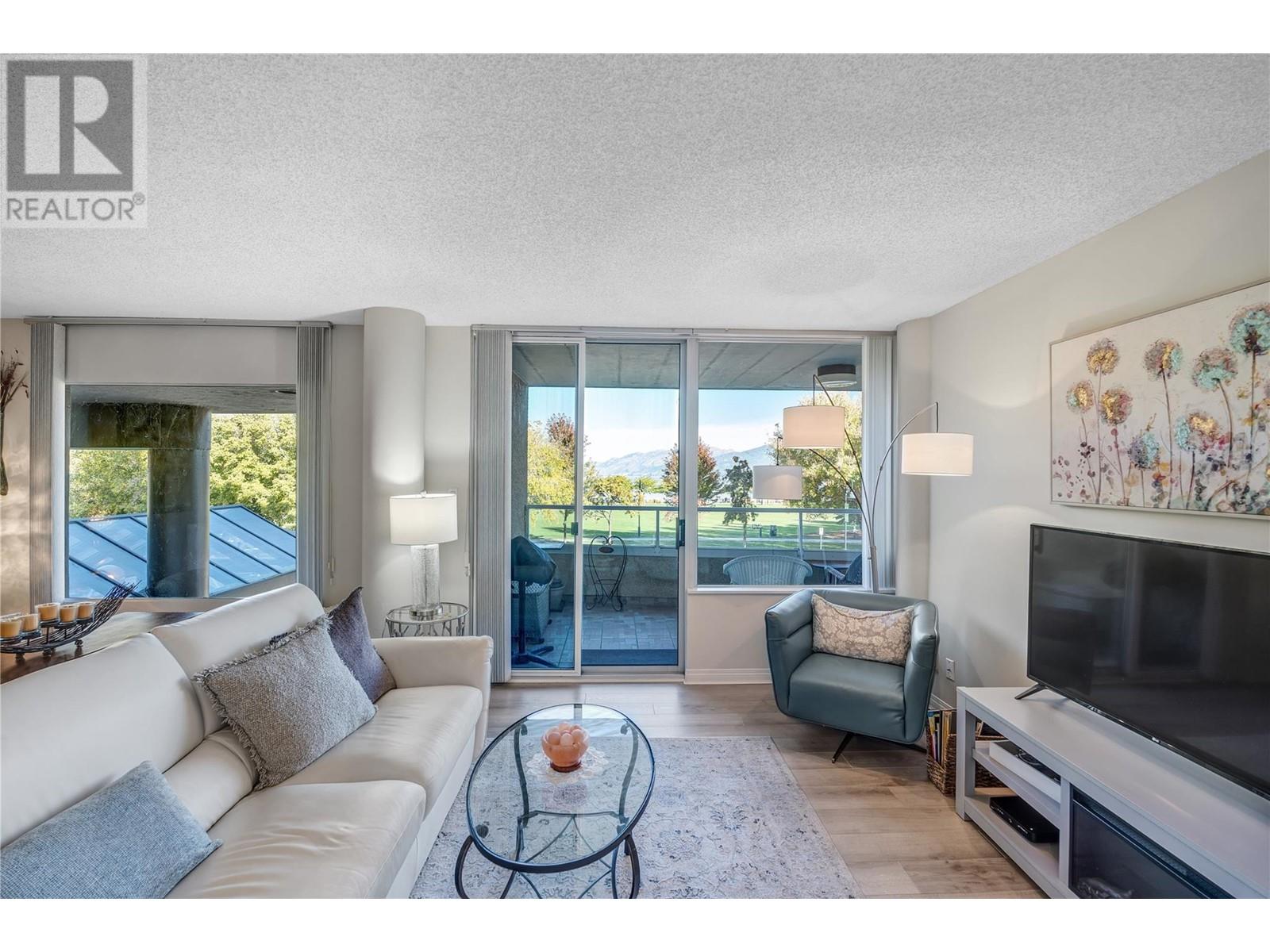 86 Lakeshore Drive Unit# 202, Penticton, British Columbia  V2A 1B5 - Photo 2 - 10325407