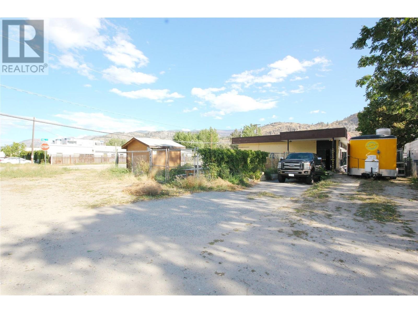 5129 10 Avenue, Okanagan Falls, British Columbia  V0H 1K0 - Photo 21 - 10325561