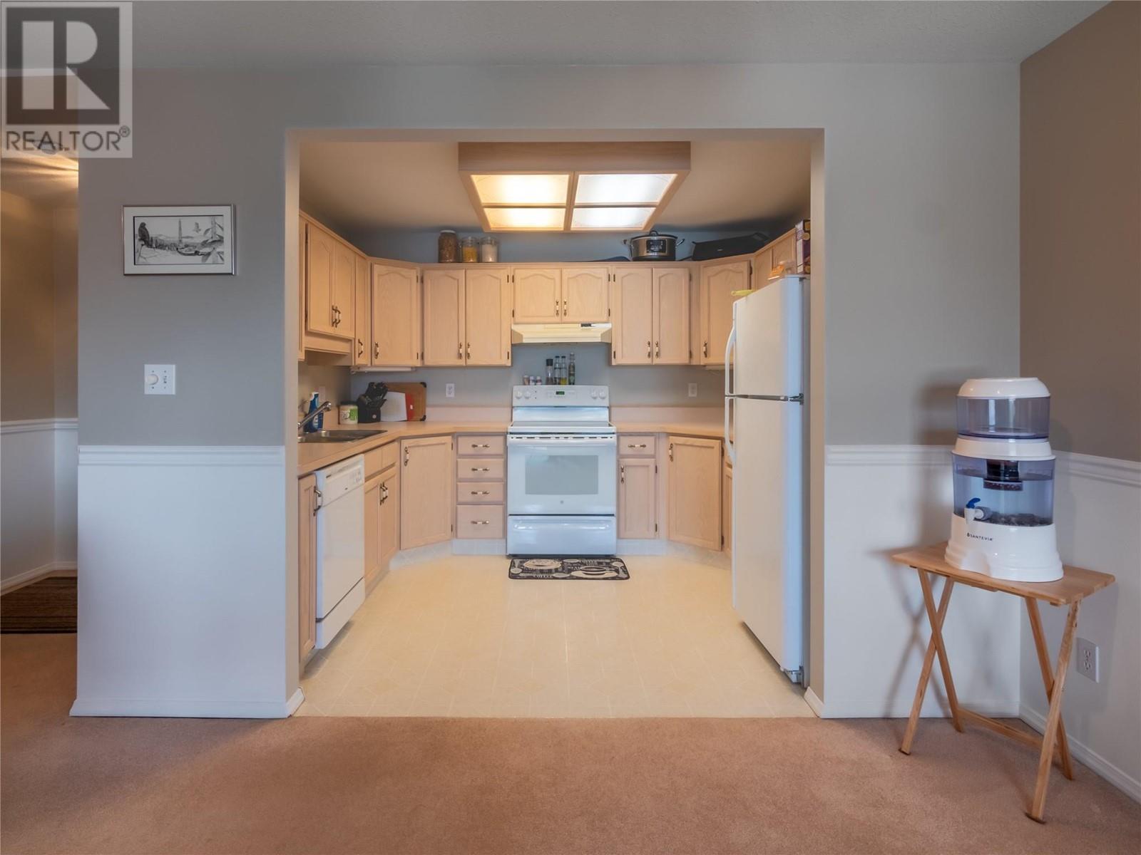 1750 Atkinson Street Unit# 303, Penticton, British Columbia  V2A 7M6 - Photo 5 - 10325736