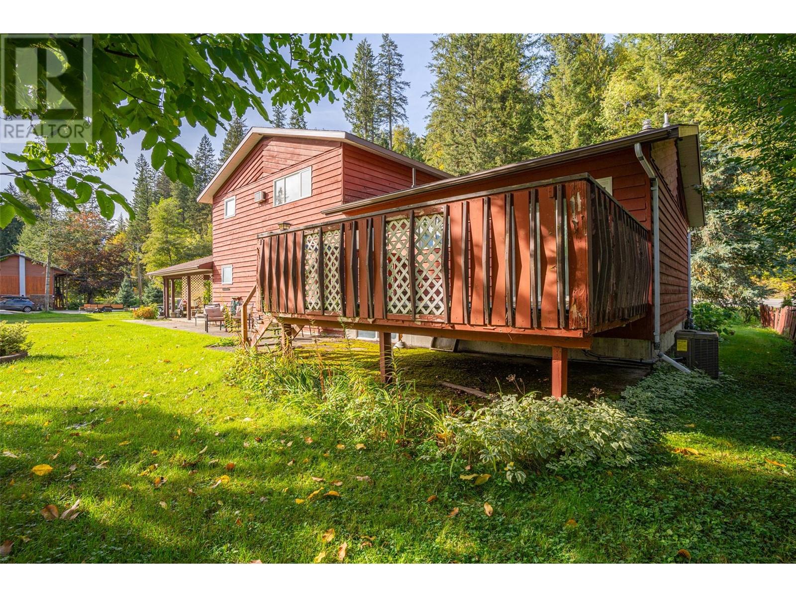 2281 Airport Way, Revelstoke, British Columbia  V0E 2S3 - Photo 3 - 10325608