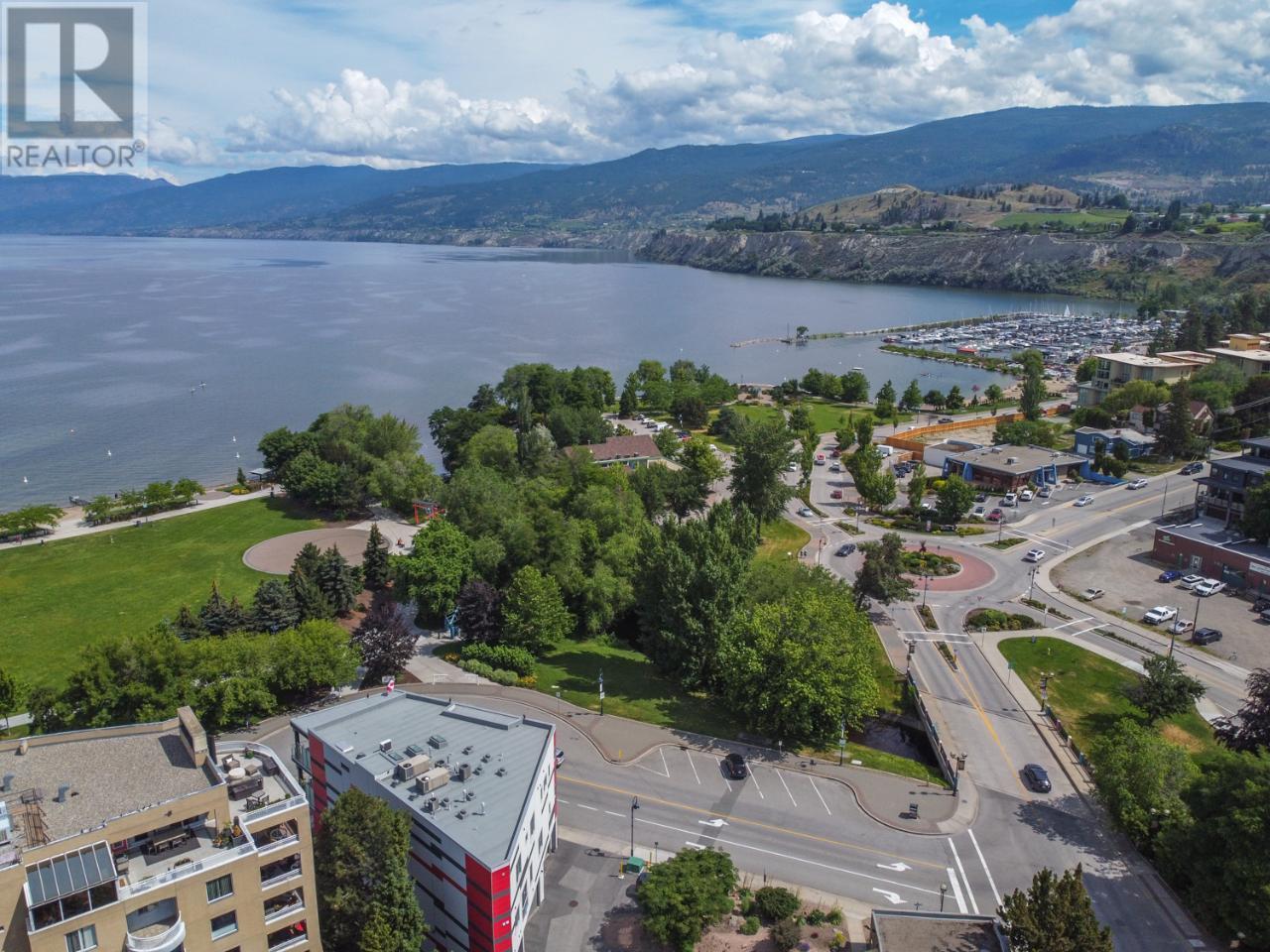 88 Lakeshore Drive, Penticton, British Columbia  V2A 1B5 - Photo 1 - 10325917