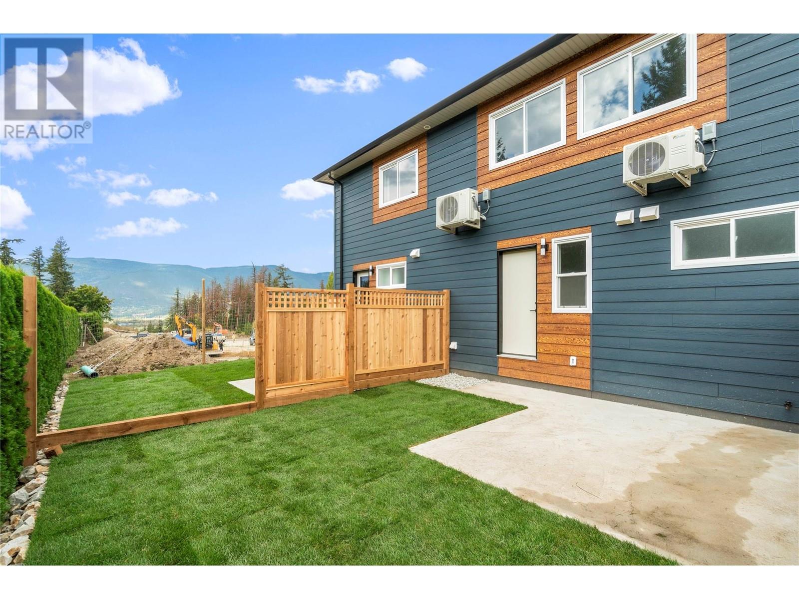 981 12 Street Se Unit# 27, Salmon Arm, British Columbia  V1E 2C8 - Photo 4 - 10325956