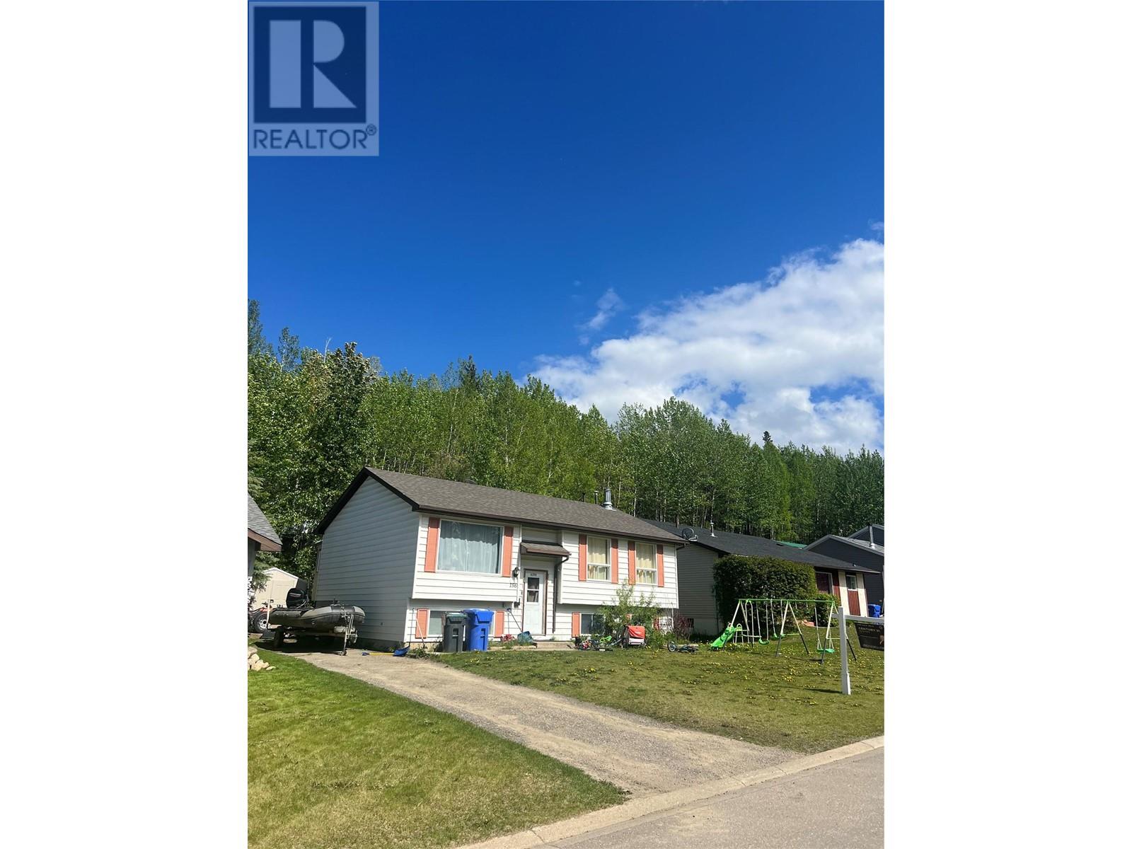 156 Gwillim Crescent, Tumbler Ridge, British Columbia  V0C 2W0 - Photo 1 - 10326031