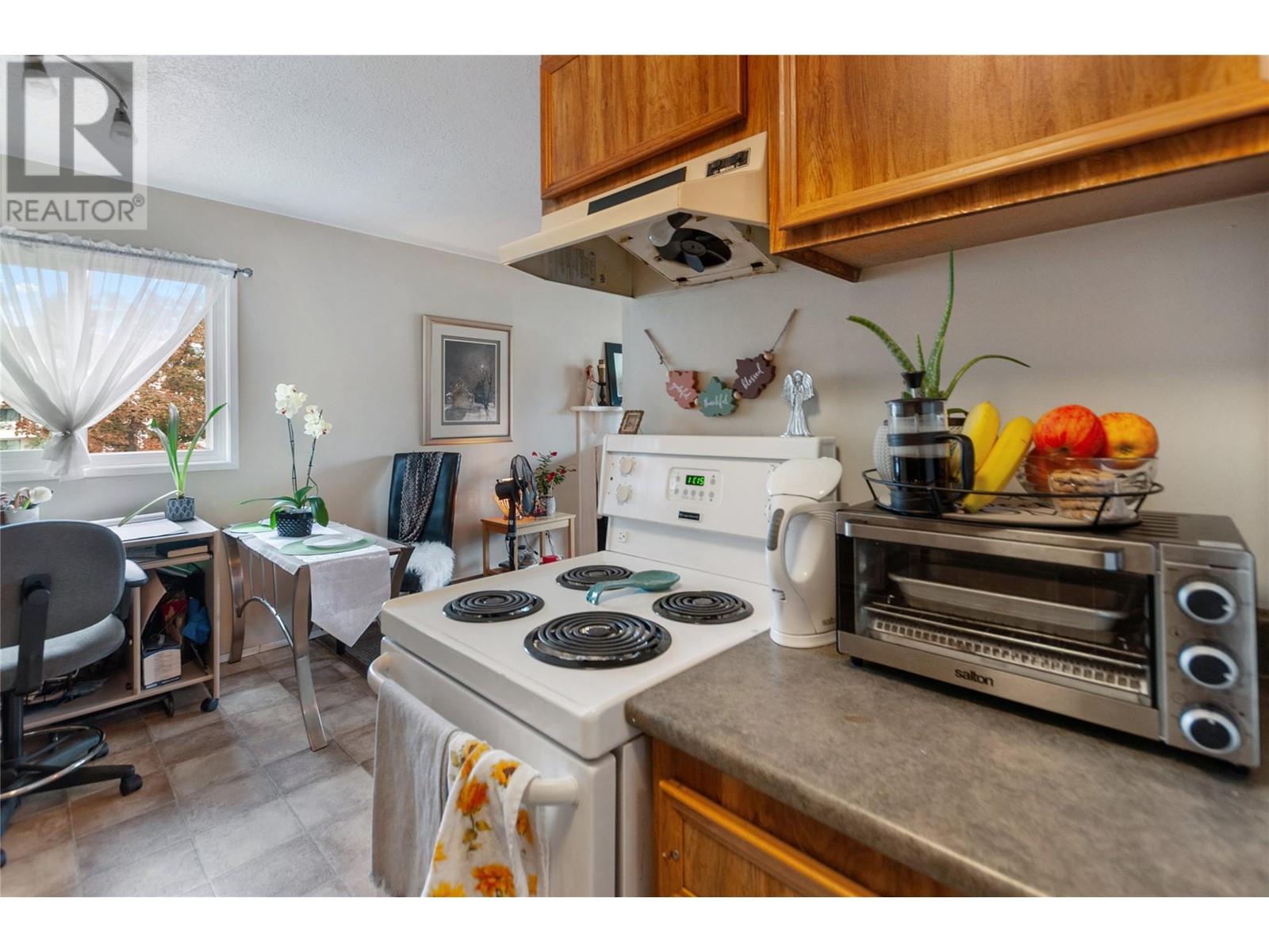 130 Skaha Place Unit# 205, Penticton, British Columbia  V2A 7J6 - Photo 6 - 10326068