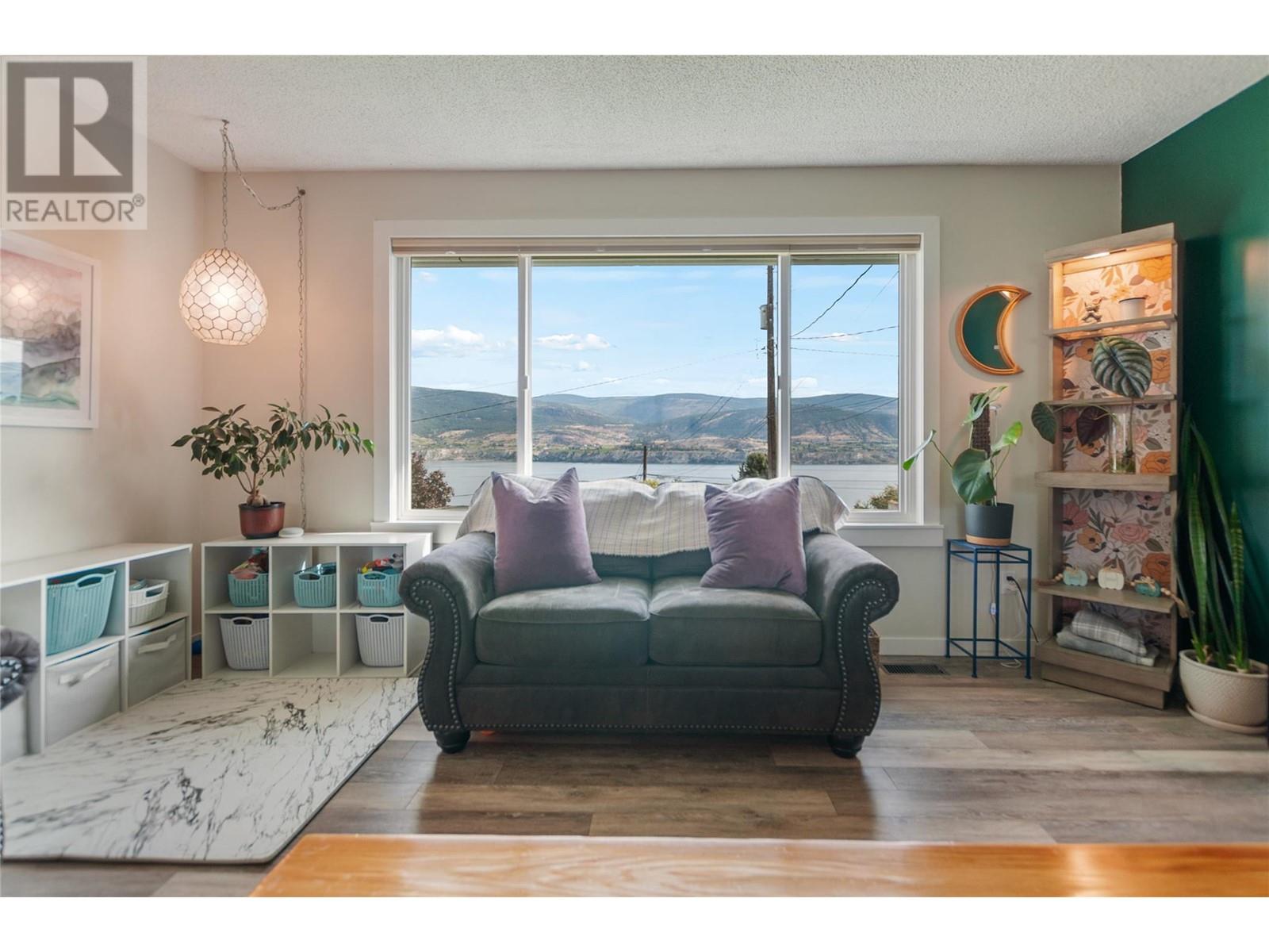 4258 Sage Mesa Drive, Penticton, British Columbia  V2A 9A3 - Photo 5 - 10326383