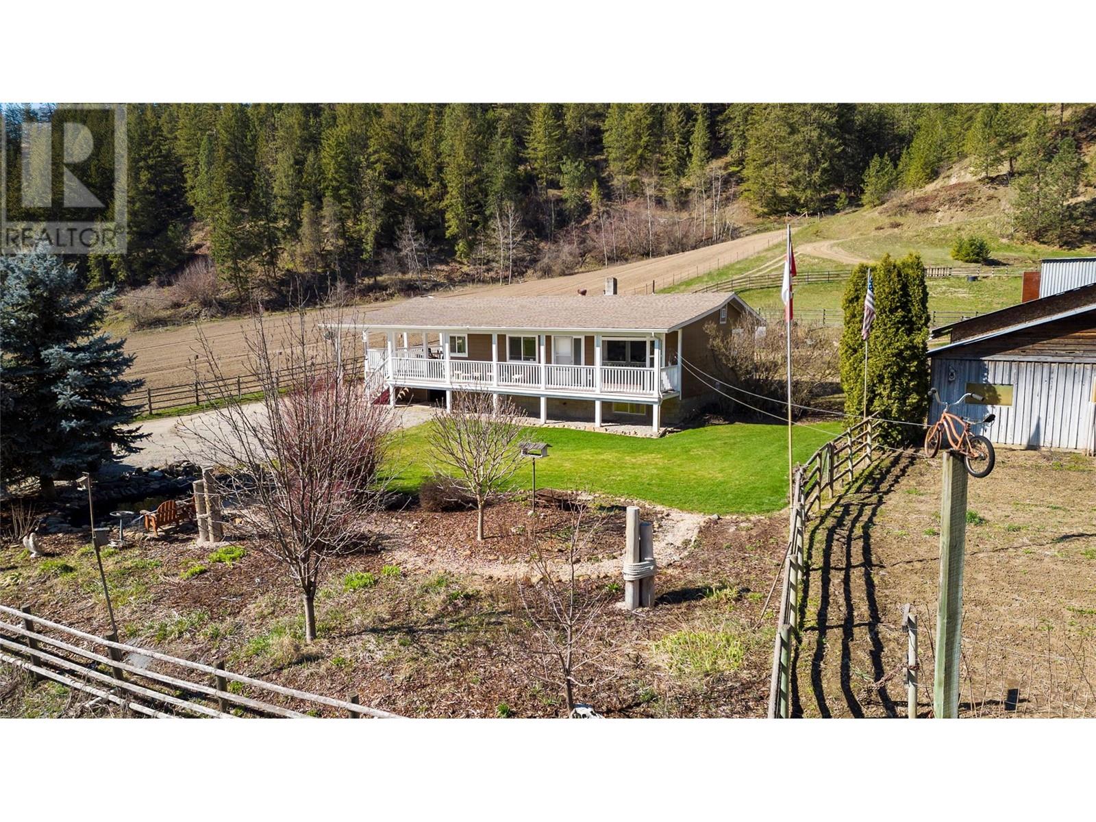 2720 Salmon River Road, Salmon Arm, British Columbia  V1E 3H8 - Photo 3 - 10326484