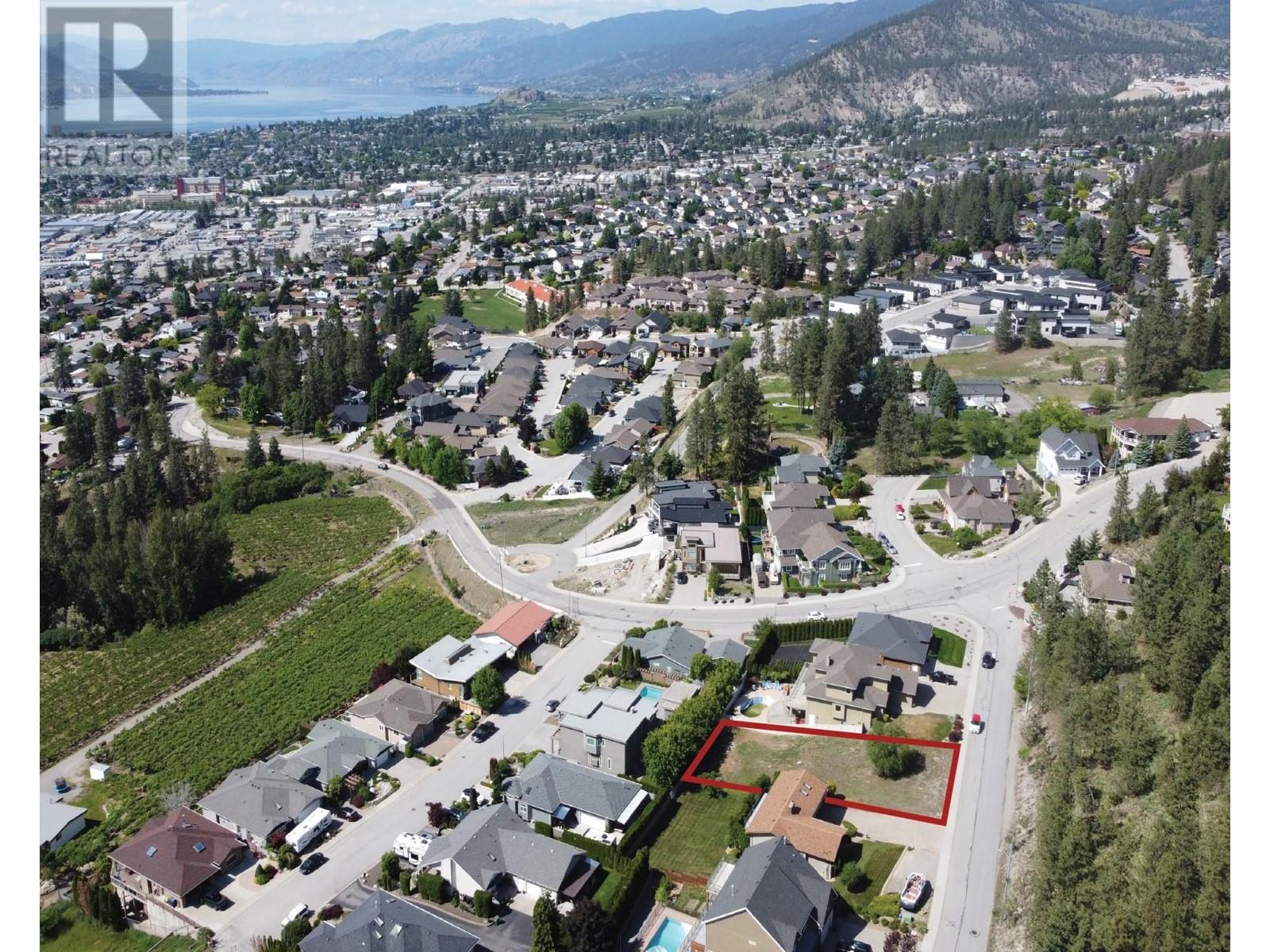 2931 Juniper Drive, Penticton, British Columbia  V2A 7T1 - Photo 3 - 10326649