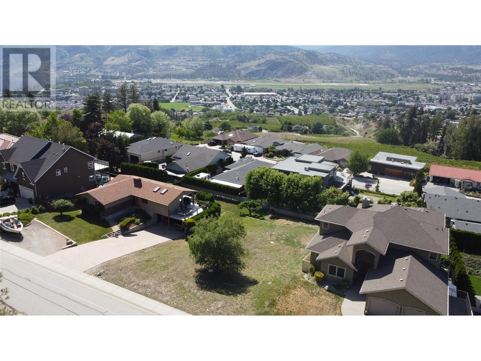 2931 Juniper Drive, Penticton, British Columbia  V2A 7T1 - Photo 5 - 10326649