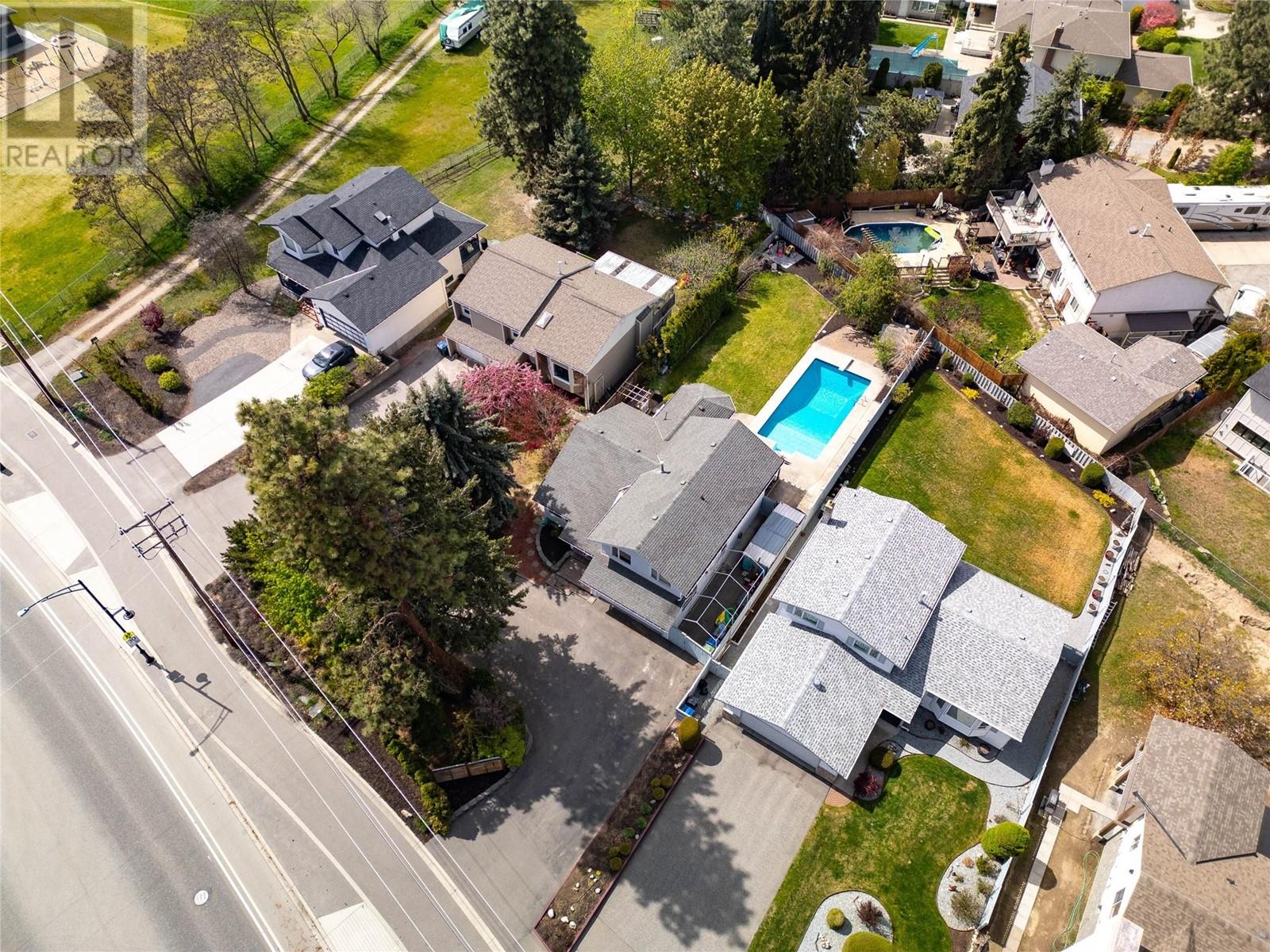 4452 Lakeshore Road, Kelowna, British Columbia  V1W 1W8 - Photo 28 - 10326723