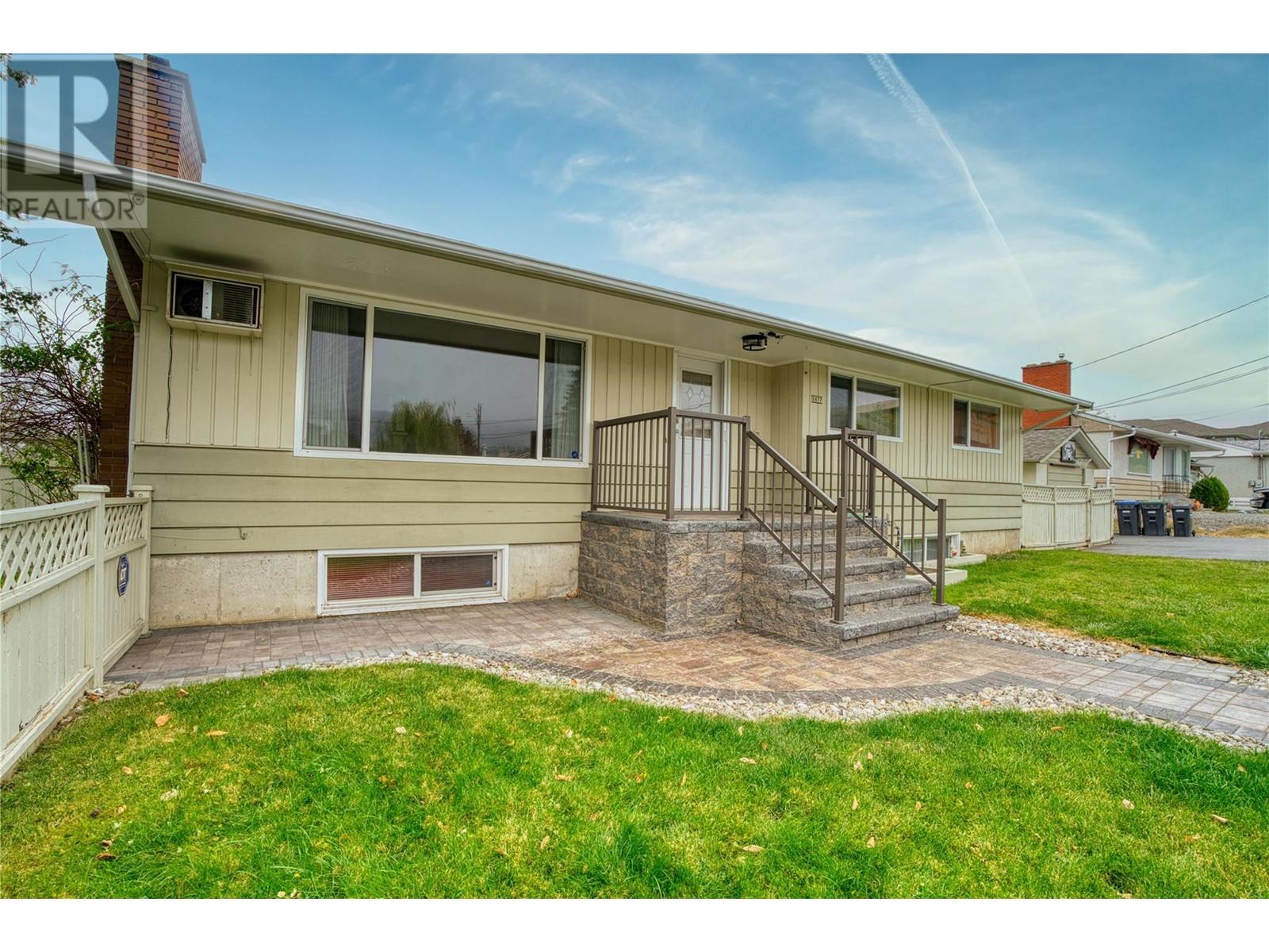 1477 Atkinson Street, Penticton, British Columbia  V2A 6B3 - Photo 53 - 10326773