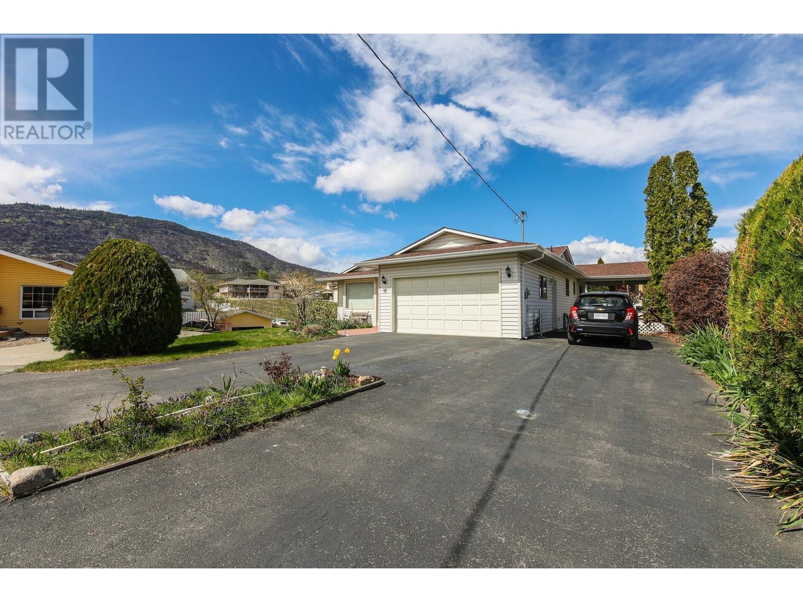 16 Yucca Place, Osoyoos, British Columbia  V0H 1V1 - Photo 3 - 10326513