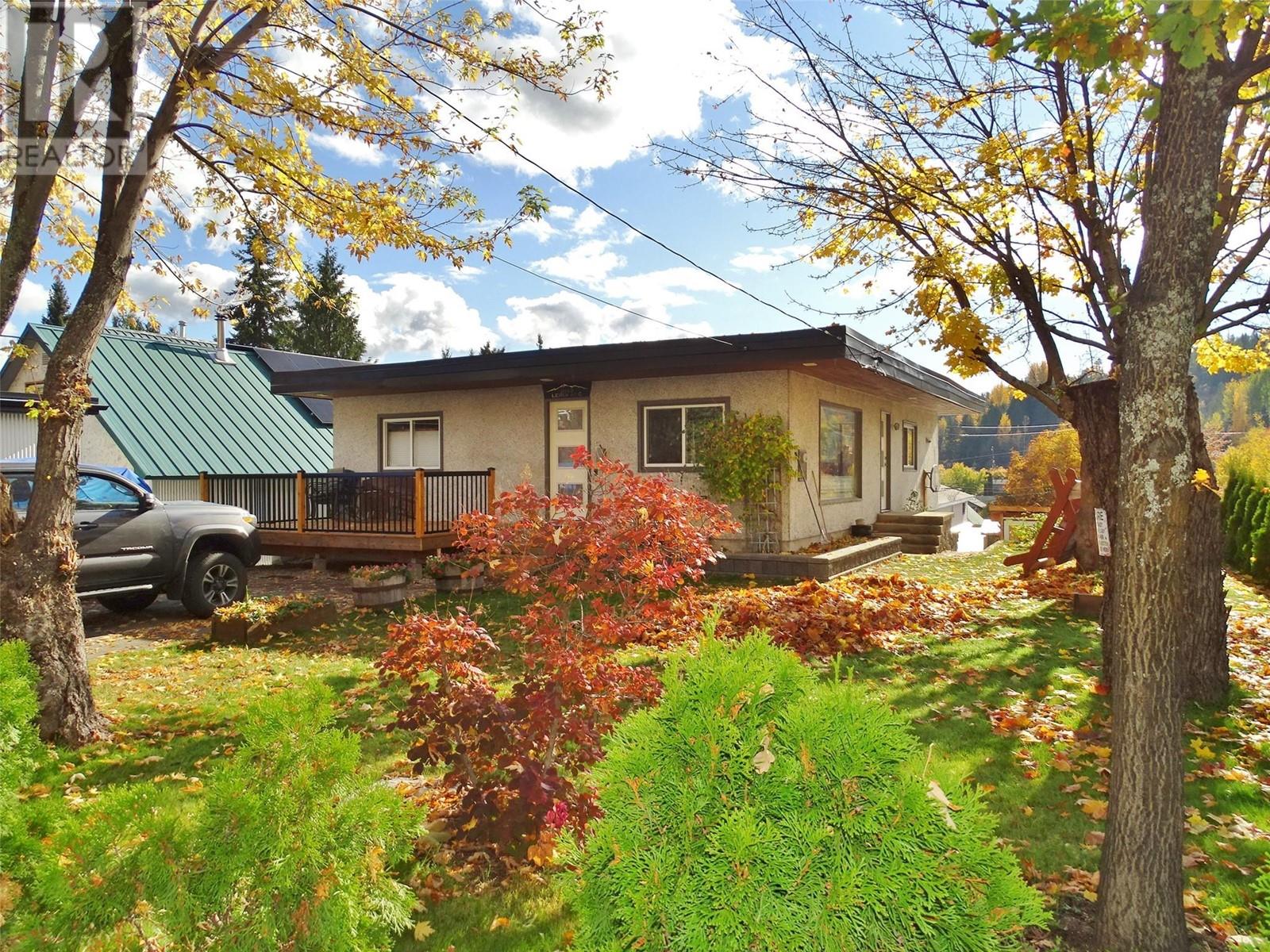 1613 Leroi Avenue, Rossland, British Columbia  V0G 1Y0 - Photo 41 - 10326626