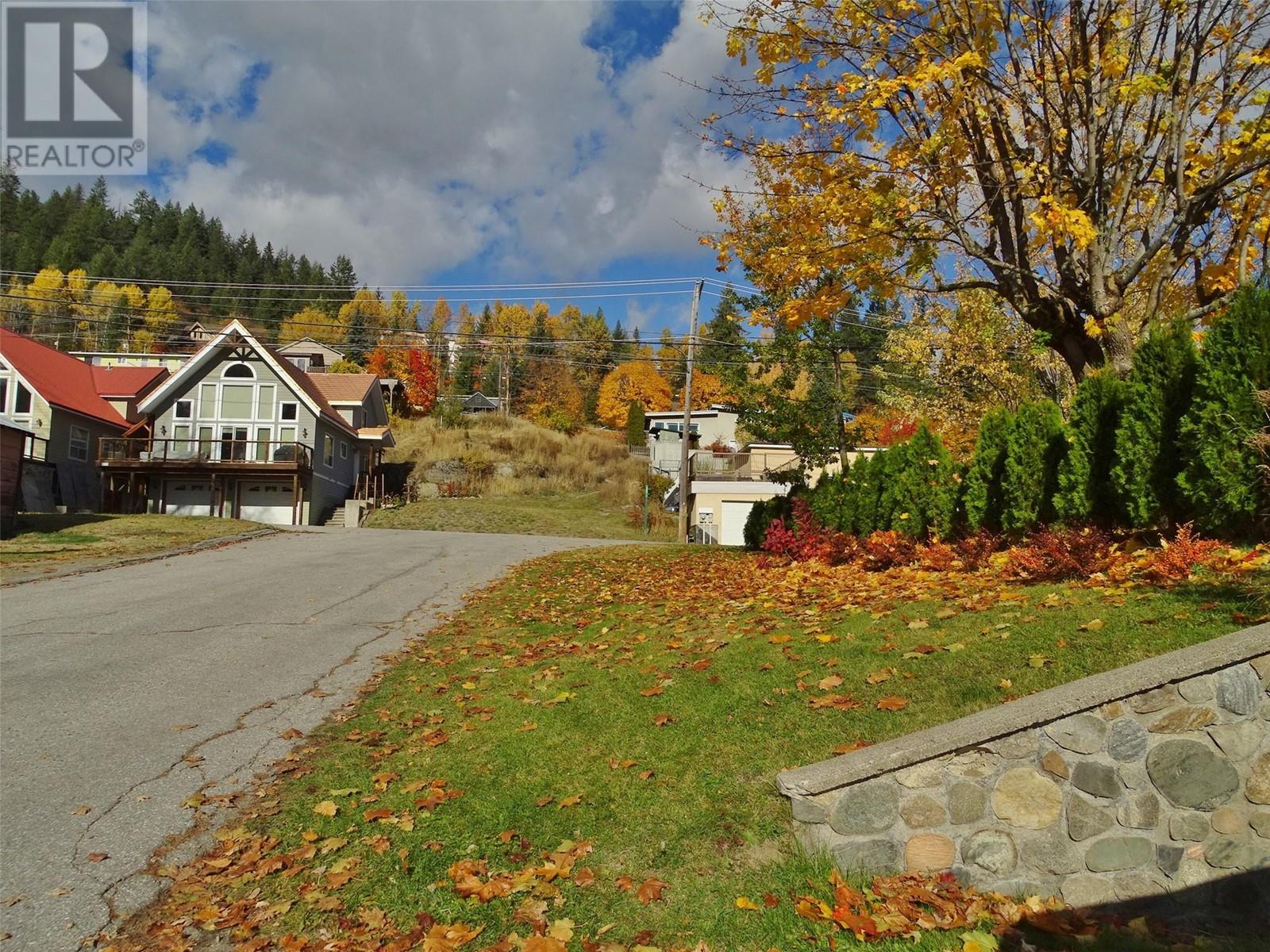 1613 Leroi Avenue, Rossland, British Columbia  V0G 1Y0 - Photo 42 - 10326626