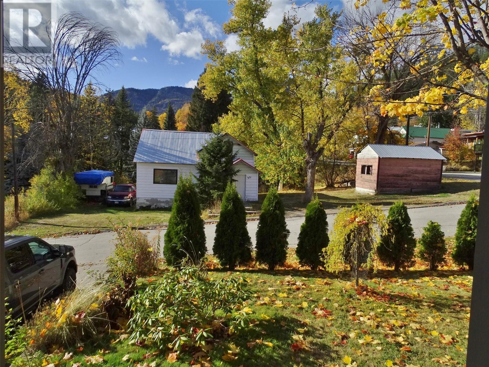 1613 Leroi Avenue, Rossland, British Columbia  V0G 1Y0 - Photo 43 - 10326626