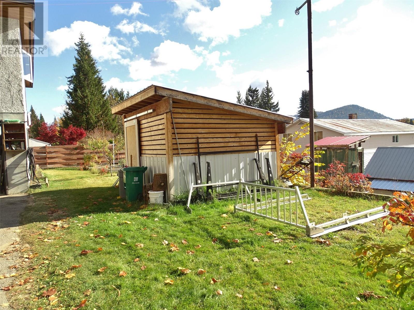 1613 Leroi Avenue, Rossland, British Columbia  V0G 1Y0 - Photo 49 - 10326626