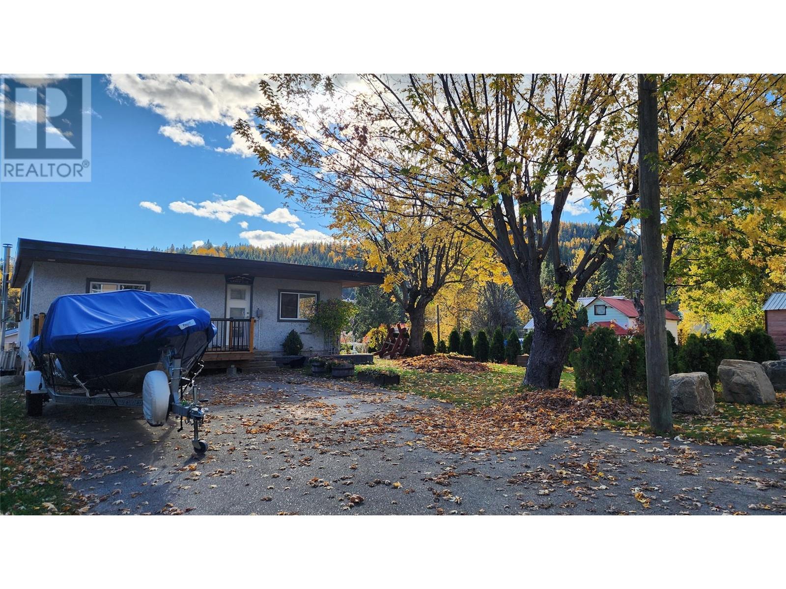 1613 Leroi Avenue, Rossland, British Columbia  V0G 1Y0 - Photo 50 - 10326626