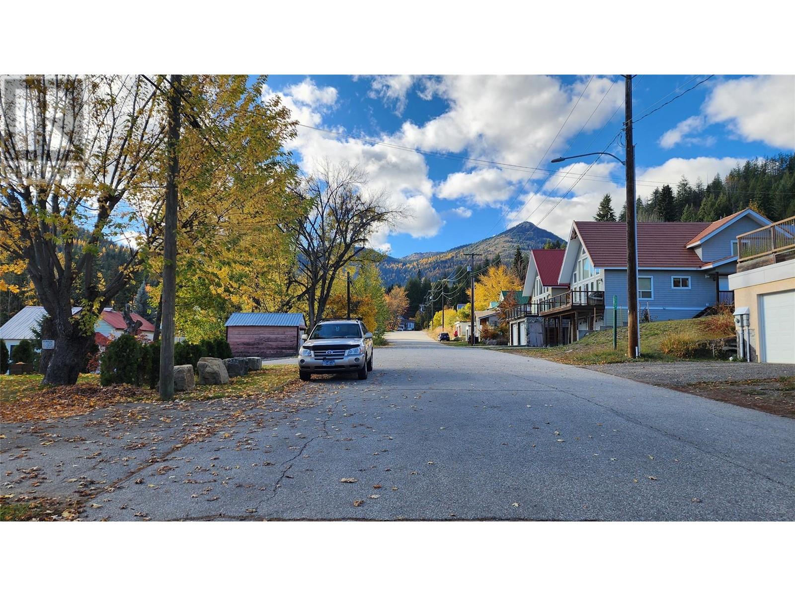 1613 Leroi Avenue, Rossland, British Columbia  V0G 1Y0 - Photo 53 - 10326626