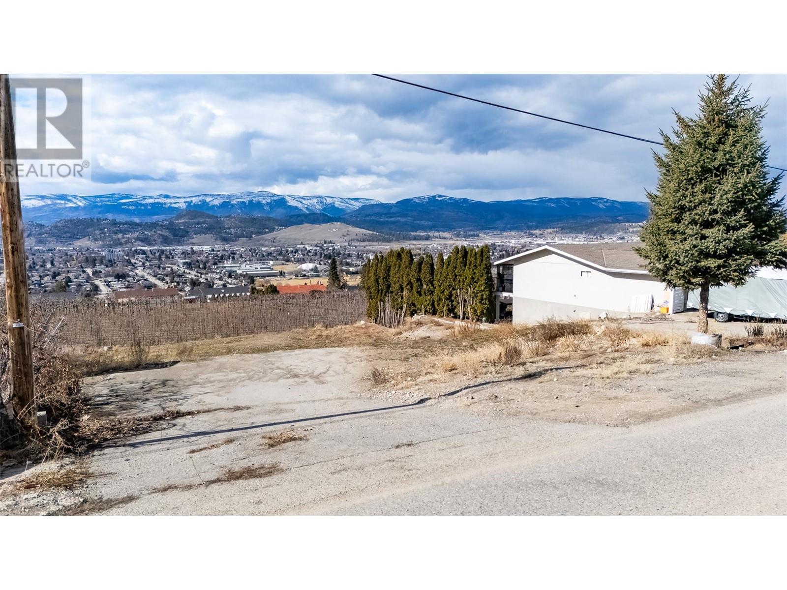 424 Gibson Road, Kelowna, British Columbia  V1P 1C3 - Photo 3 - 10326563