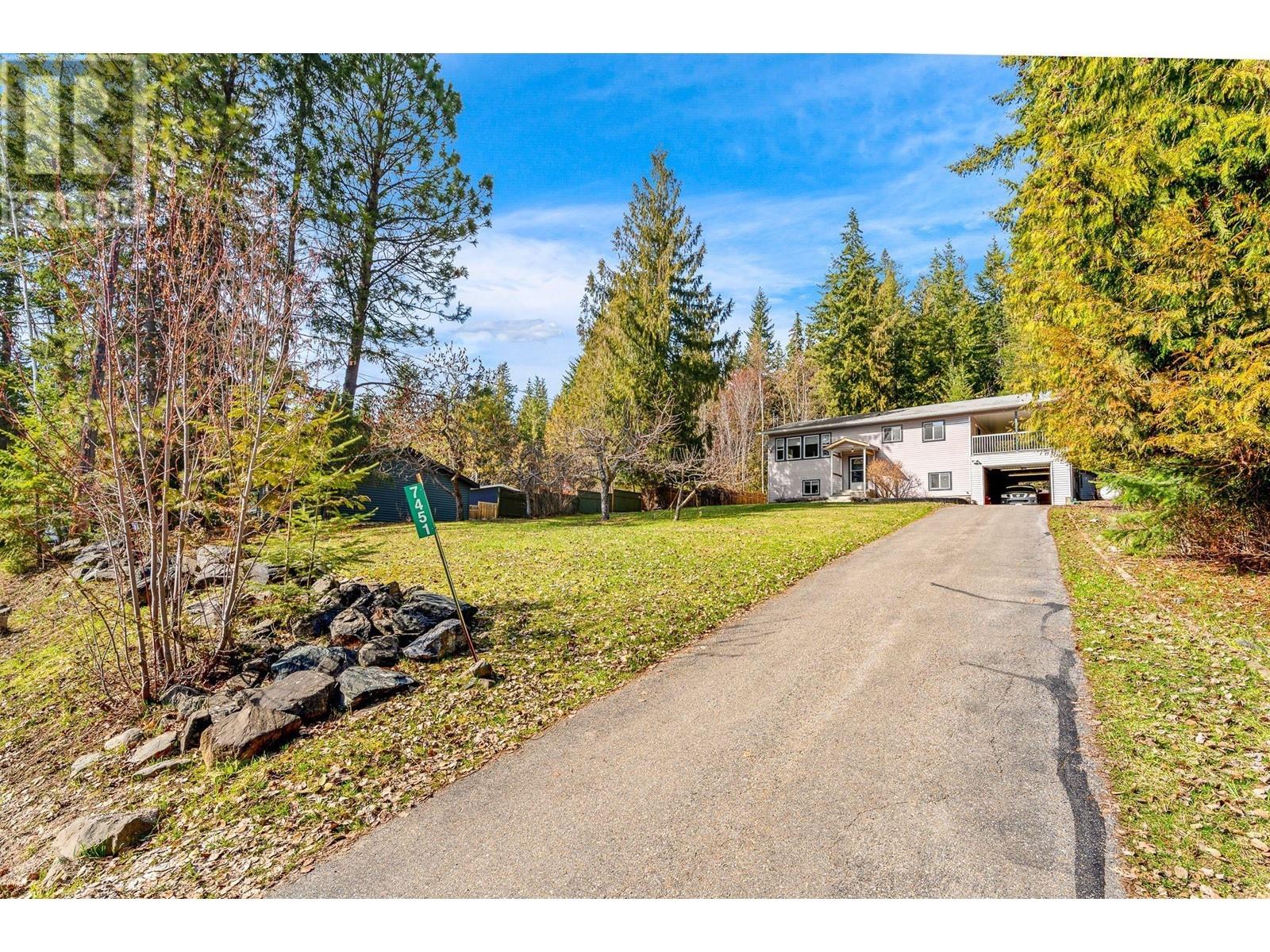 7451 Estate Drive, North Shuswap, British Columbia  V0E 1M8 - Photo 39 - 177464