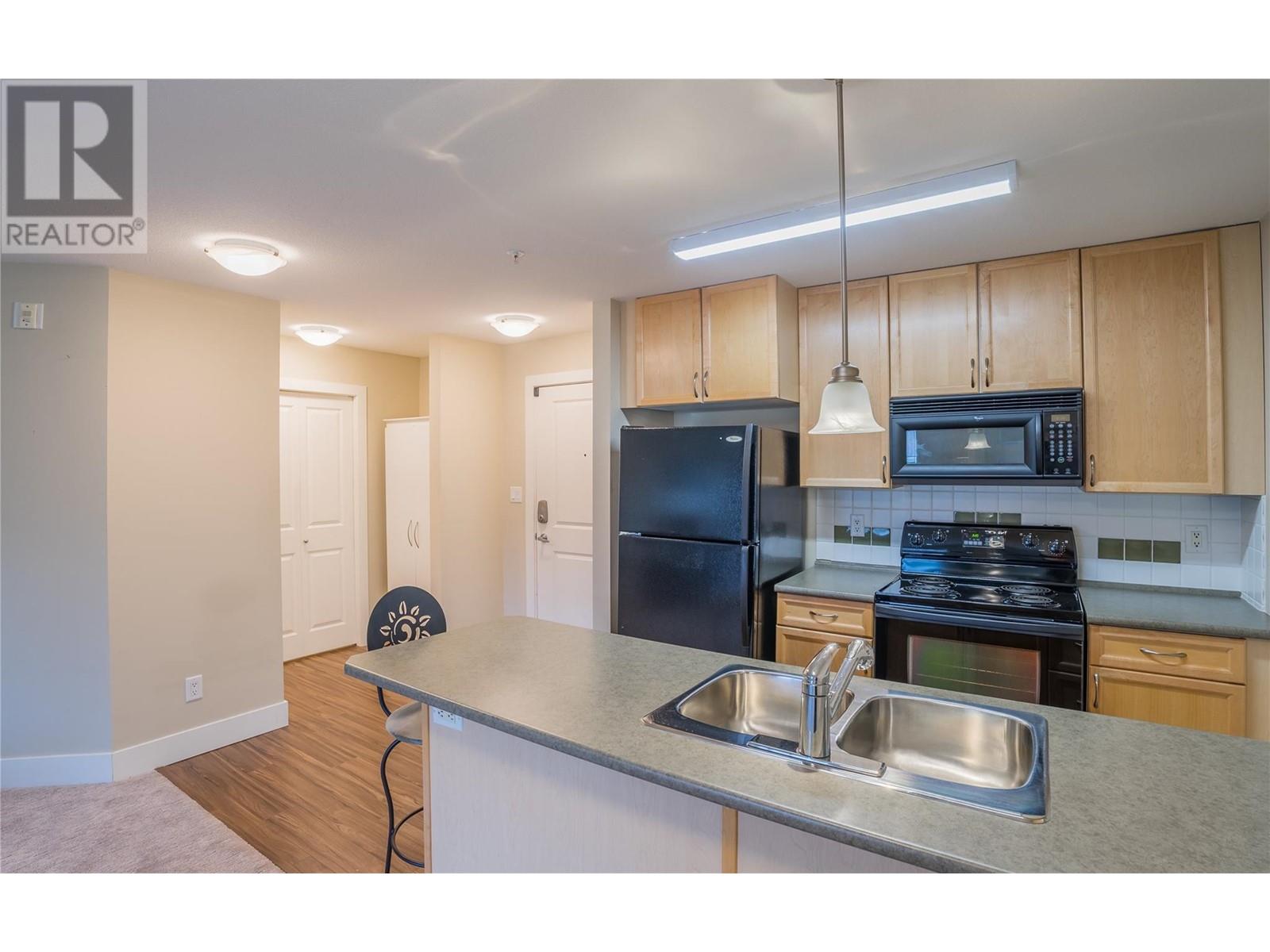 256 Hastings Avenue Unit# 211, Penticton, British Columbia  V2A 2V6 - Photo 8 - 10327015