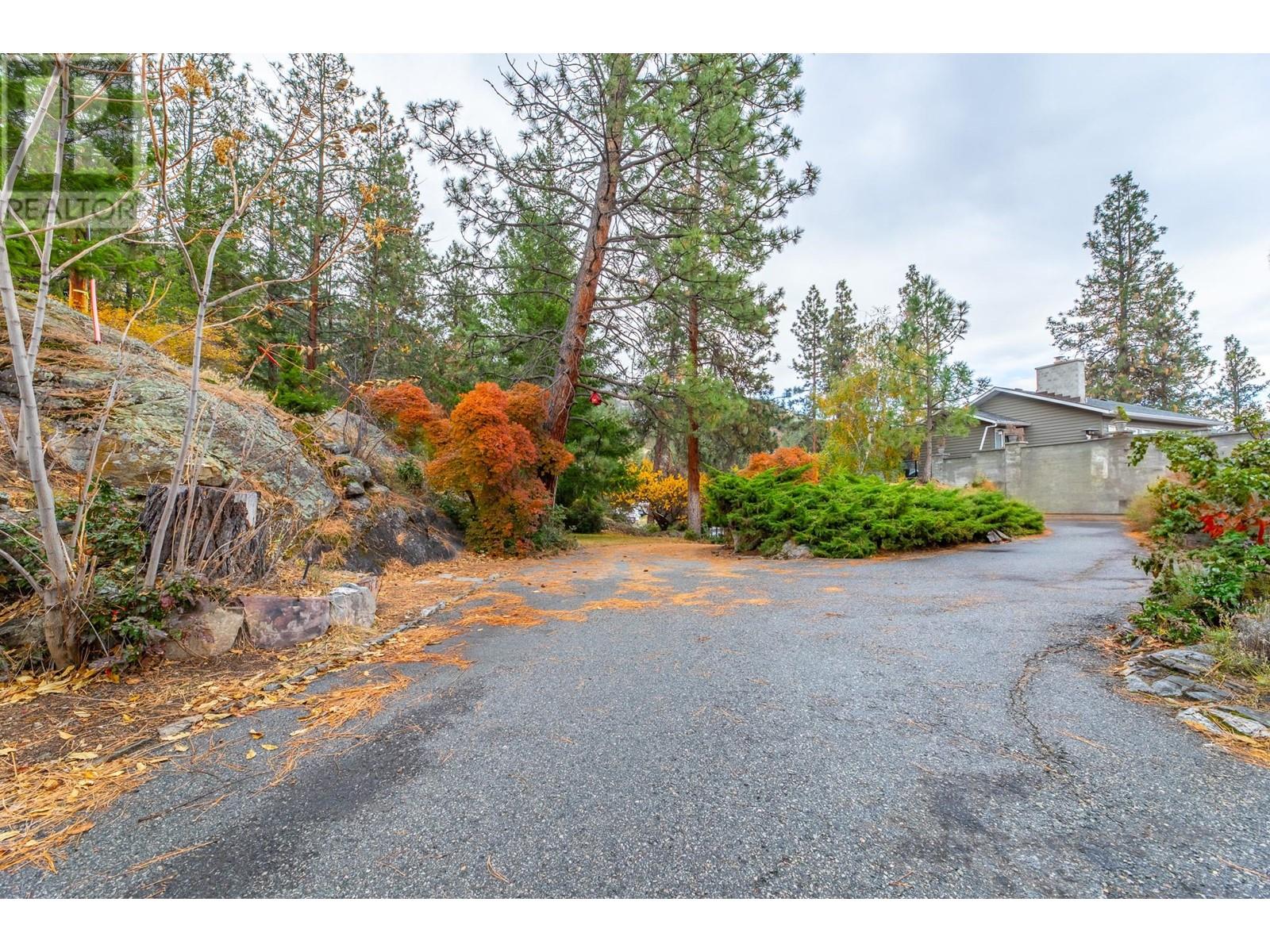 223 Sunnybrook Drive, Okanagan Falls, British Columbia  V0H 1R3 - Photo 45 - 10327287