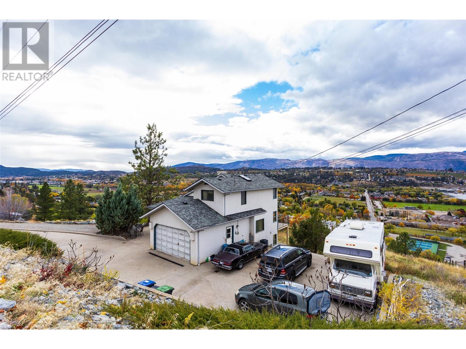 11482 Darlene Road, Lake Country, British Columbia  V4V 1Y4 - Photo 2 - 10327218