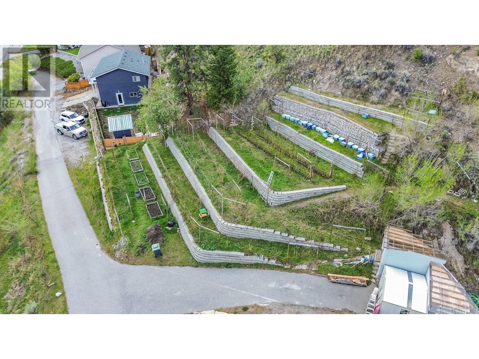 12596 Taylor Place, Summerland, British Columbia  V0H 1Z8 - Photo 2 - 10327536