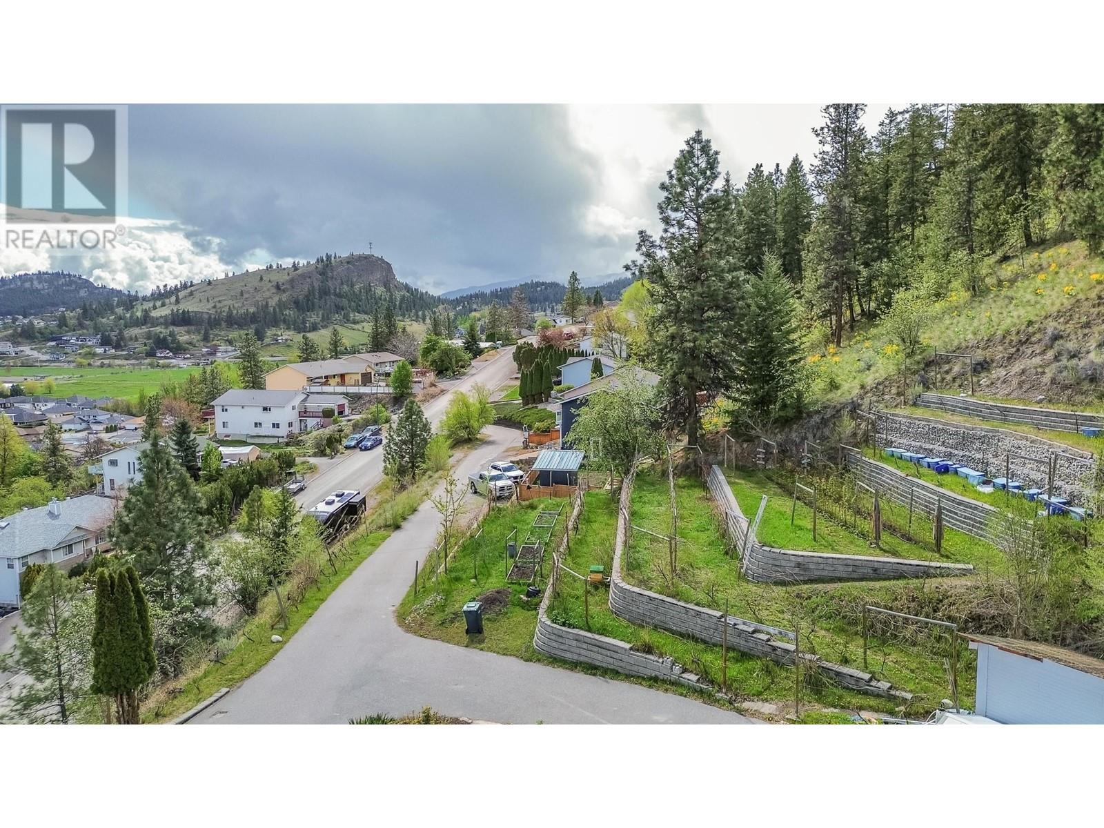 12596 Taylor Place, Summerland, British Columbia  V0H 1Z8 - Photo 3 - 10327536