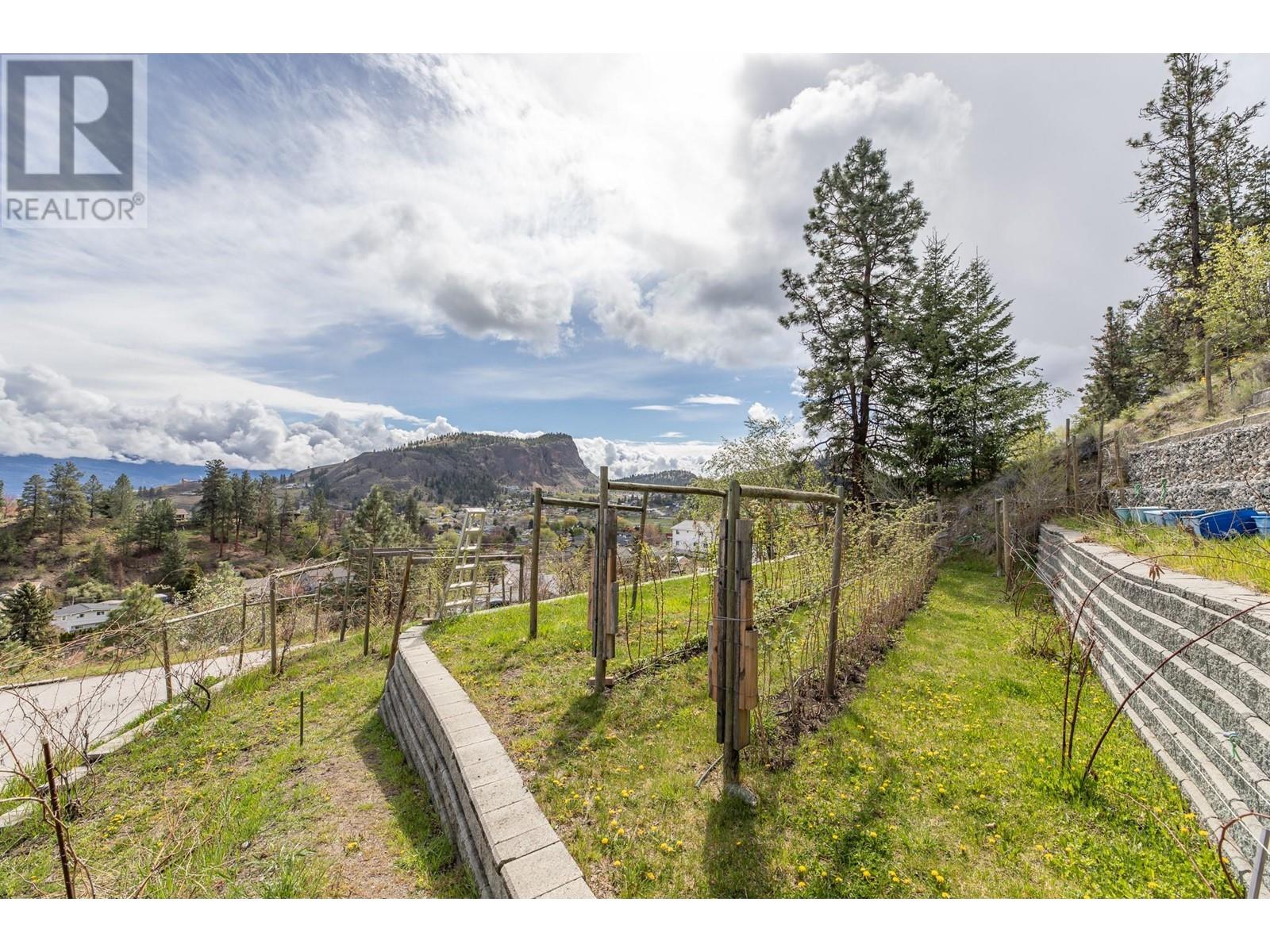 12596 Taylor Place, Summerland, British Columbia  V0H 1Z8 - Photo 4 - 10327536