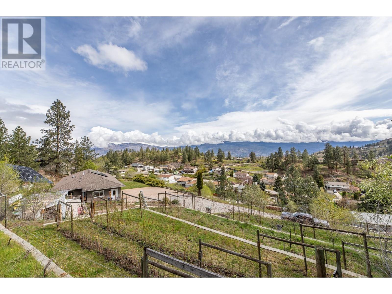 12596 Taylor Place, Summerland, British Columbia  V0H 1Z8 - Photo 6 - 10327536