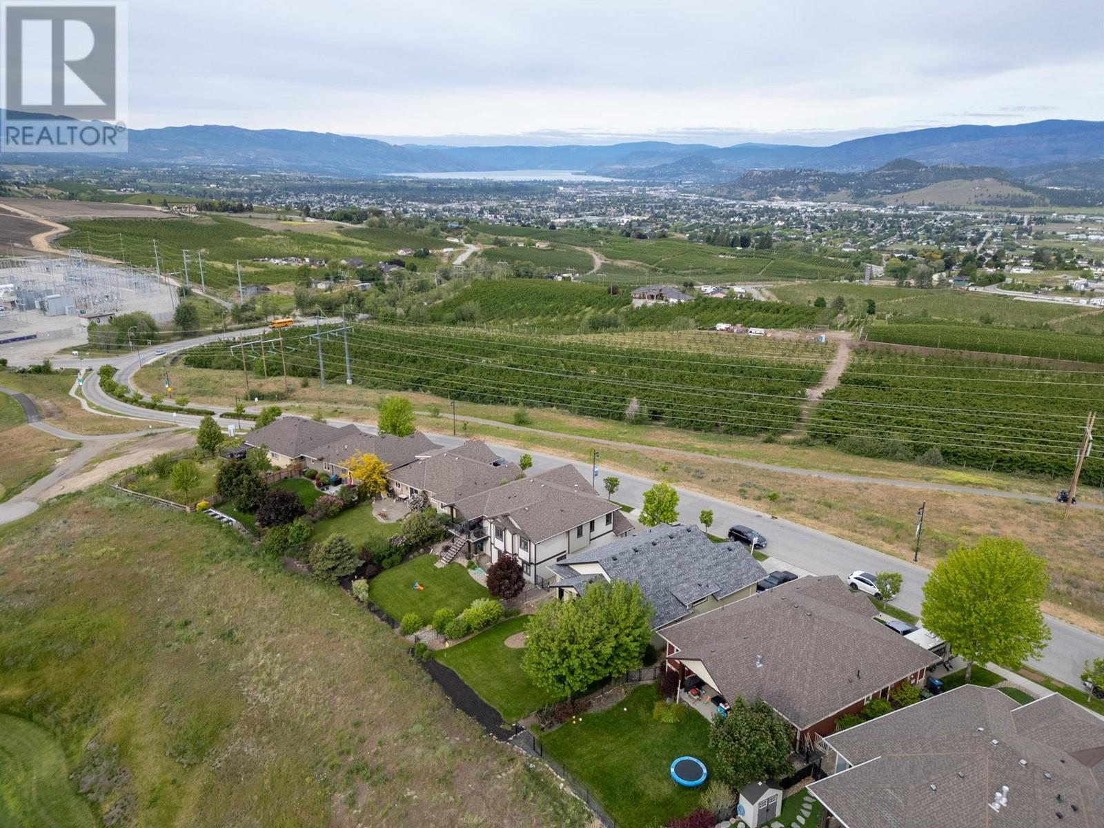 1585 Tower Ranch Boulevard, Kelowna, British Columbia  V1P 1P9 - Photo 2 - 10327519