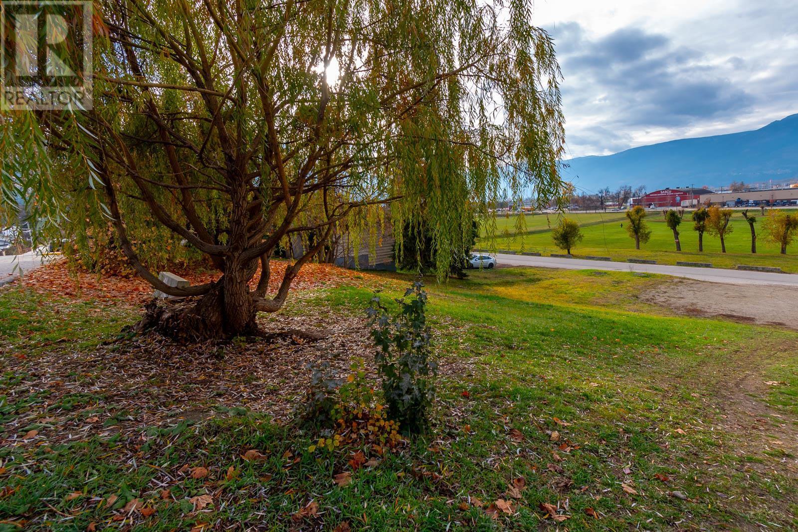 161 Shuswap Street Sw, Salmon Arm, British Columbia  V1E 4H8 - Photo 4 - 10327516