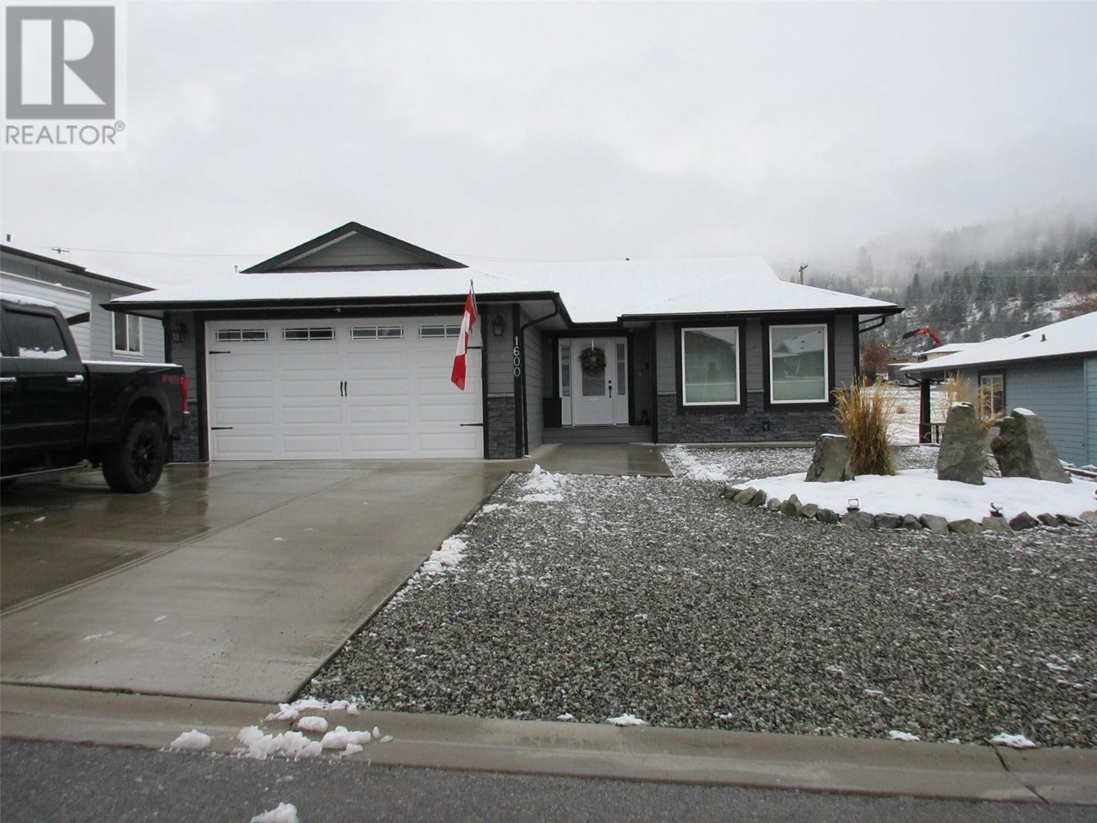 1600 Chestnut Avenue, Merritt, British Columbia  V1K 0A9 - Photo 1 - 10327552