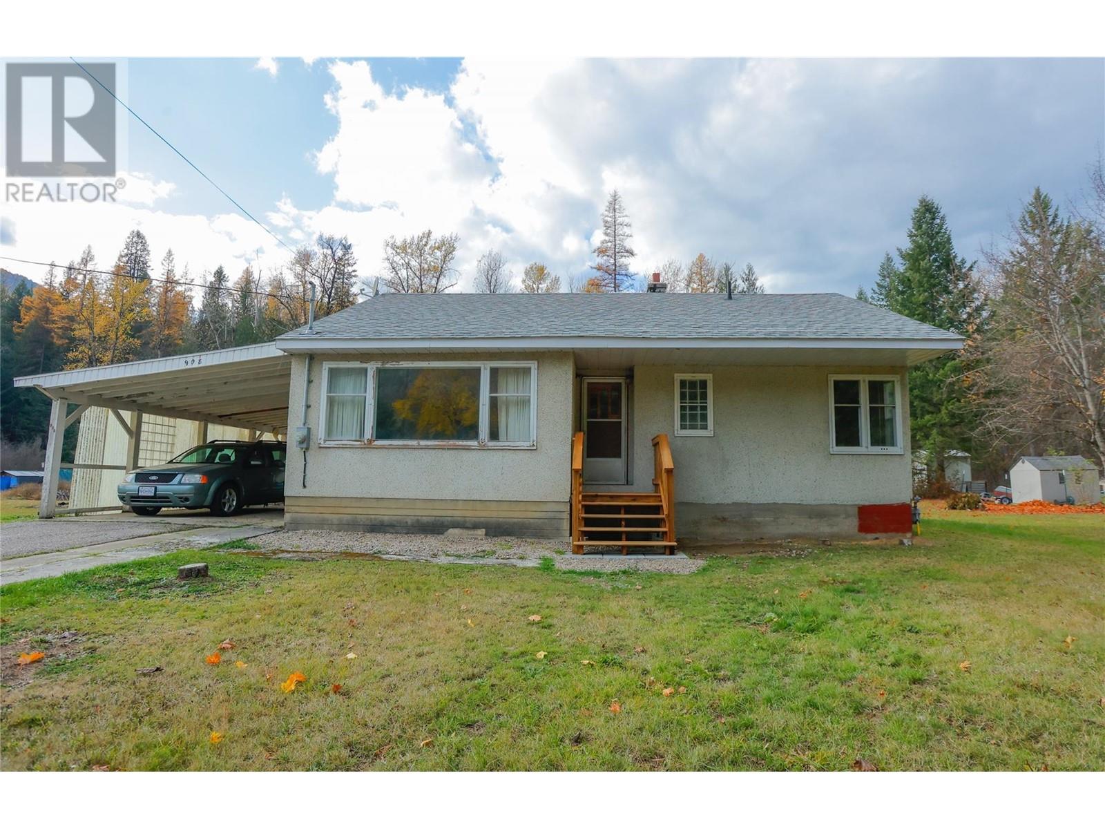 908 Glendale Avenue, Salmo, British Columbia  V0G 1Z0 - Photo 2 - 10327404