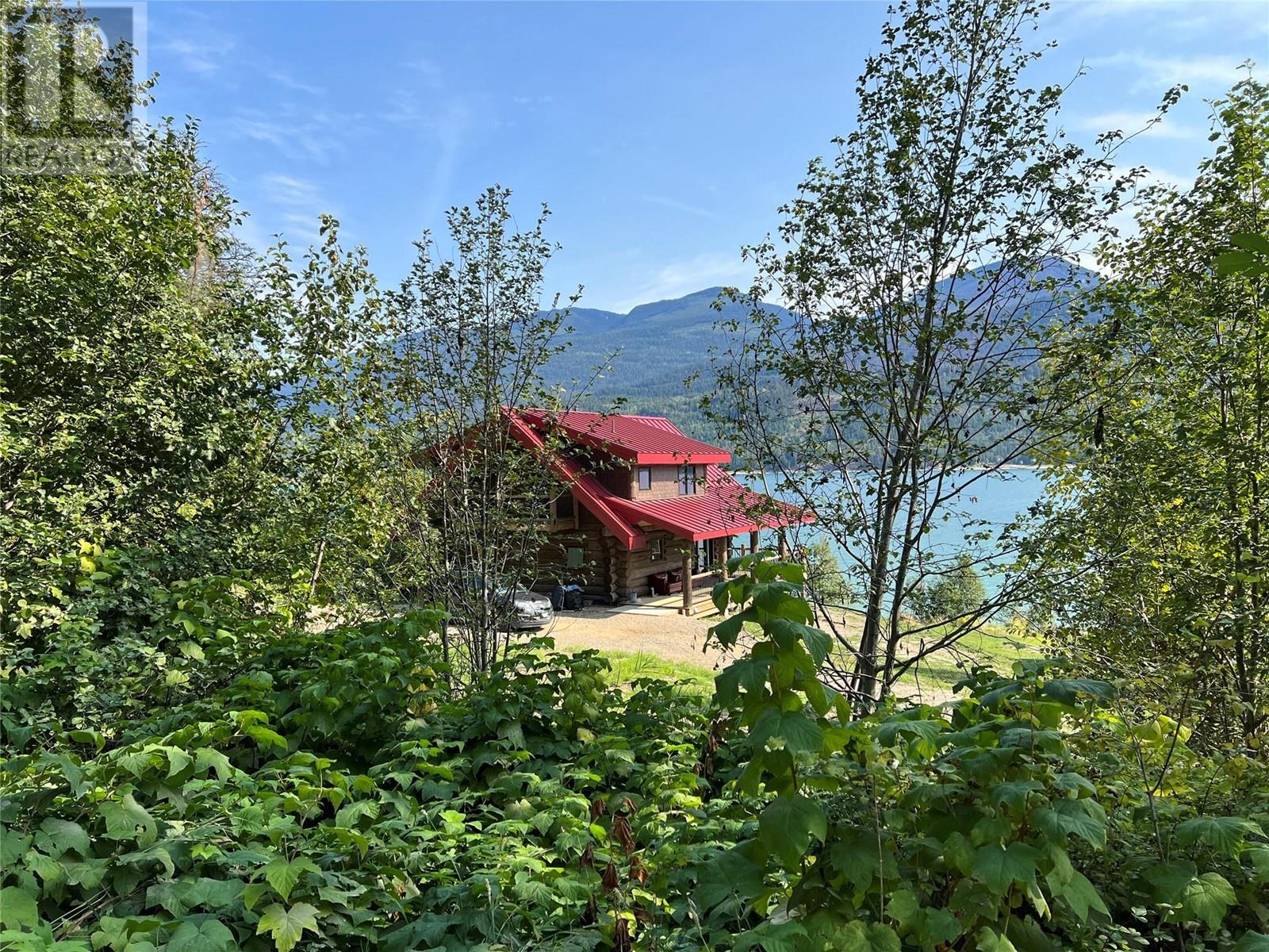 682 Lower Inonoaklin Road, Edgewood, British Columbia  V0G 1J0 - Photo 2 - 10327605