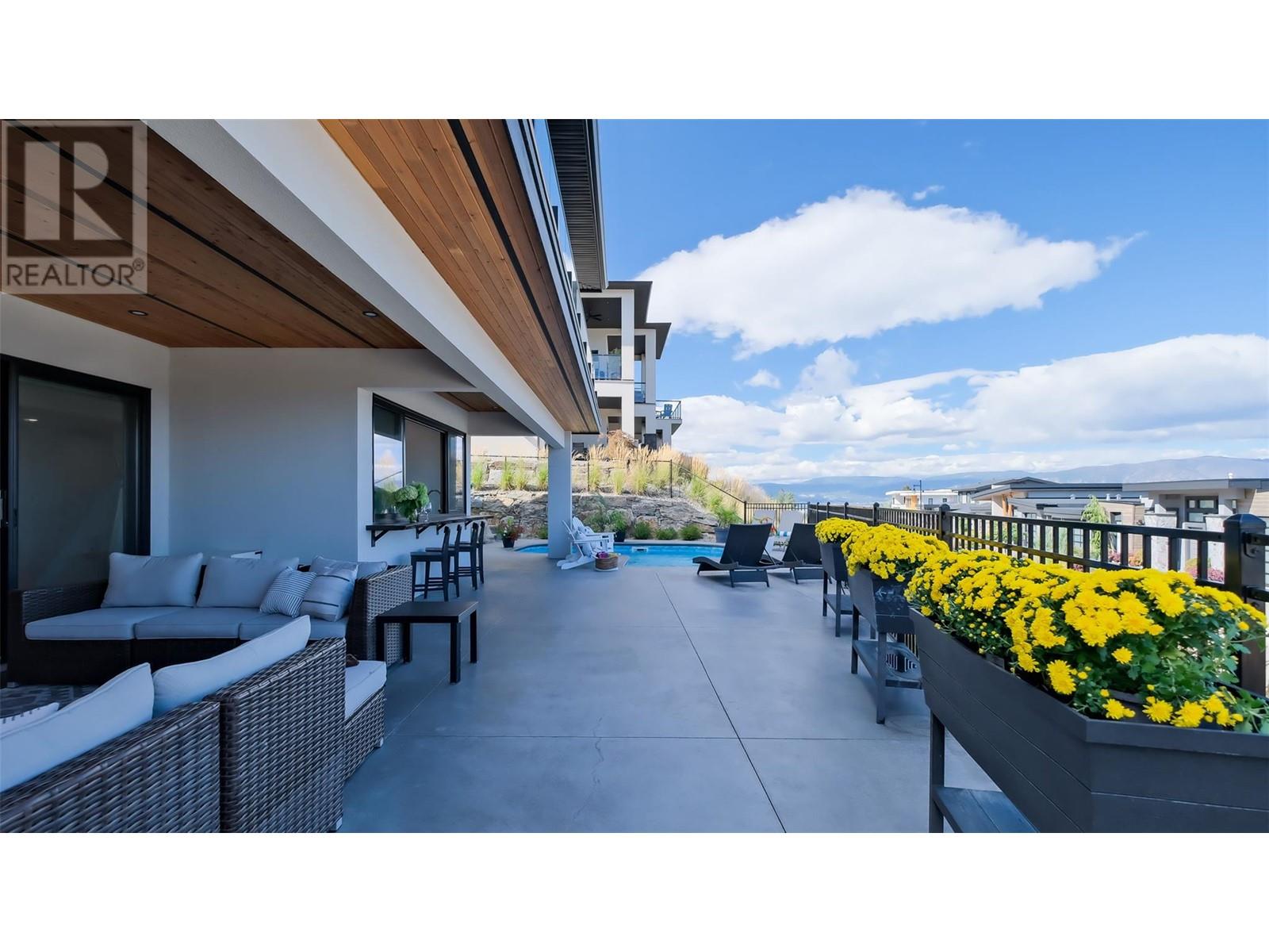 1010 Lakecrest Court, Kelowna, British Columbia  V1W 5M6 - Photo 69 - 10324415