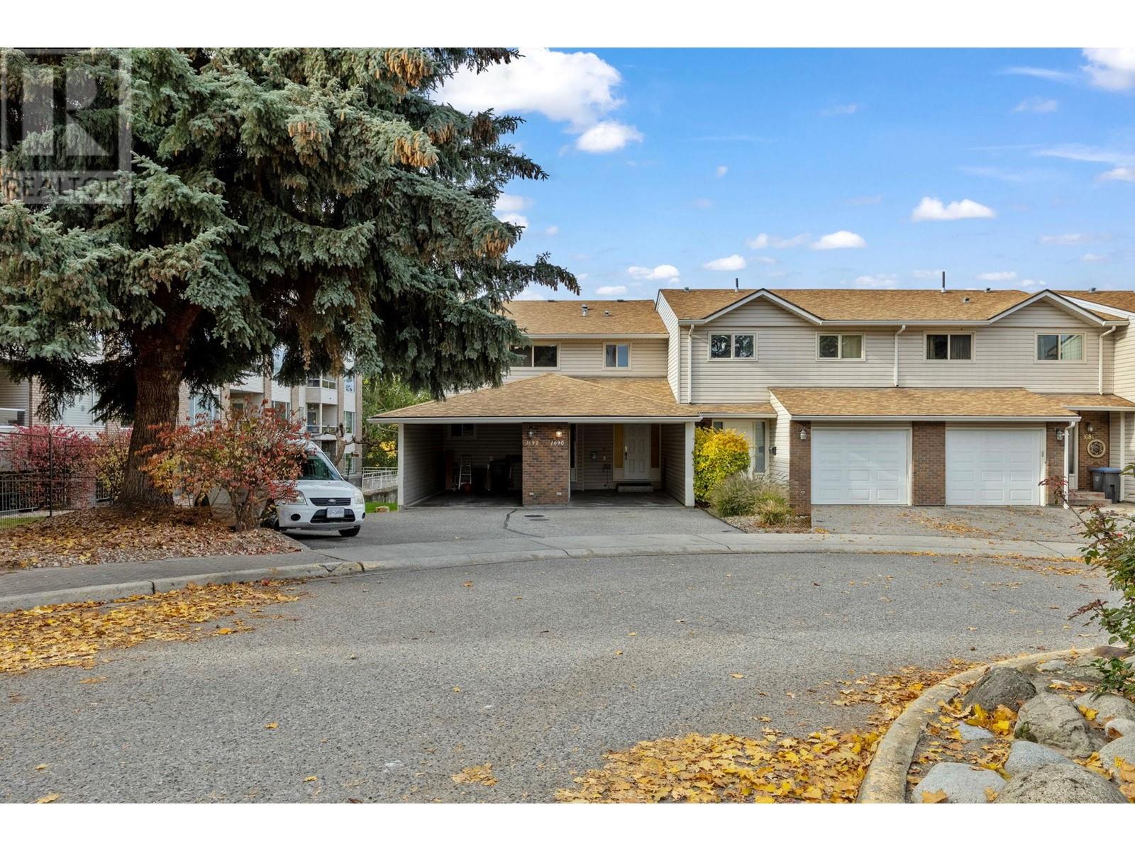 1690 Thayer Court, Kelowna, British Columbia  V1Y 8M2 - Photo 2 - 10327597