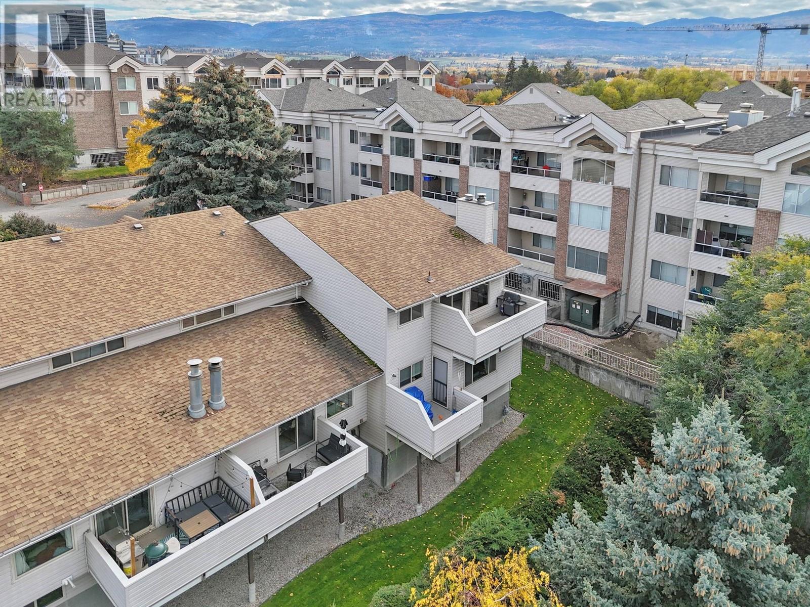 1690 Thayer Court, Kelowna, British Columbia  V1Y 8M2 - Photo 3 - 10327597