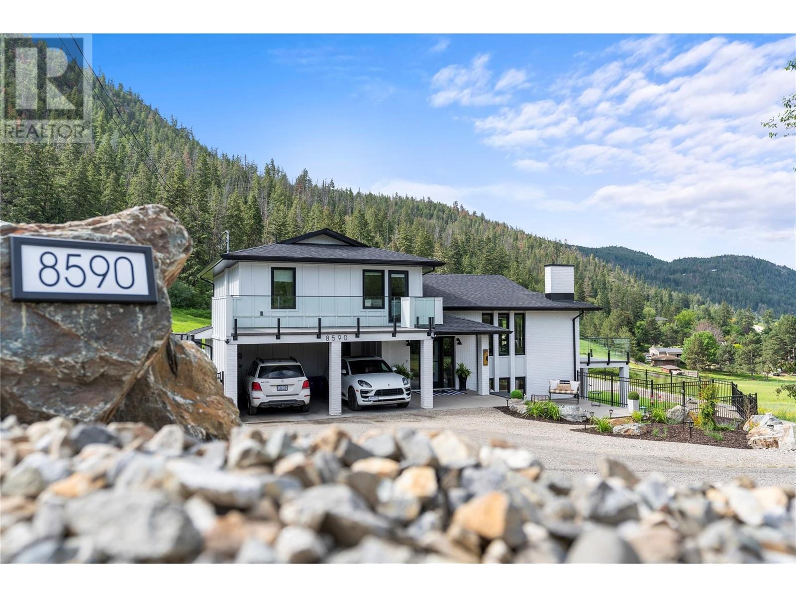 8590 Harbour Heights Road, Vernon, British Columbia  V1H 1J8 - Photo 4 - 10327024