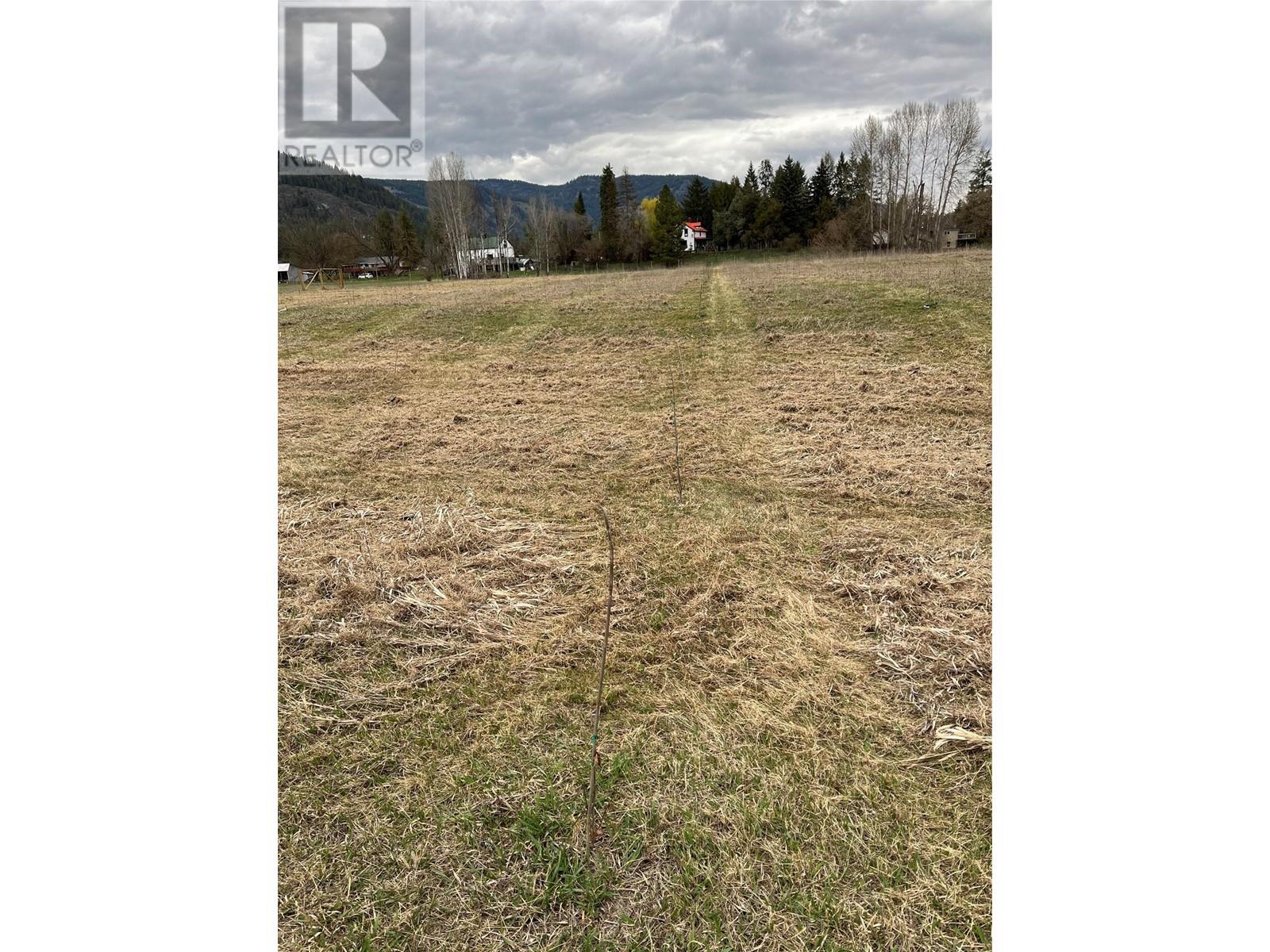 2610 65th Avenue, Grand Forks, British Columbia  V0H 1H0 - Photo 10 - 10327831