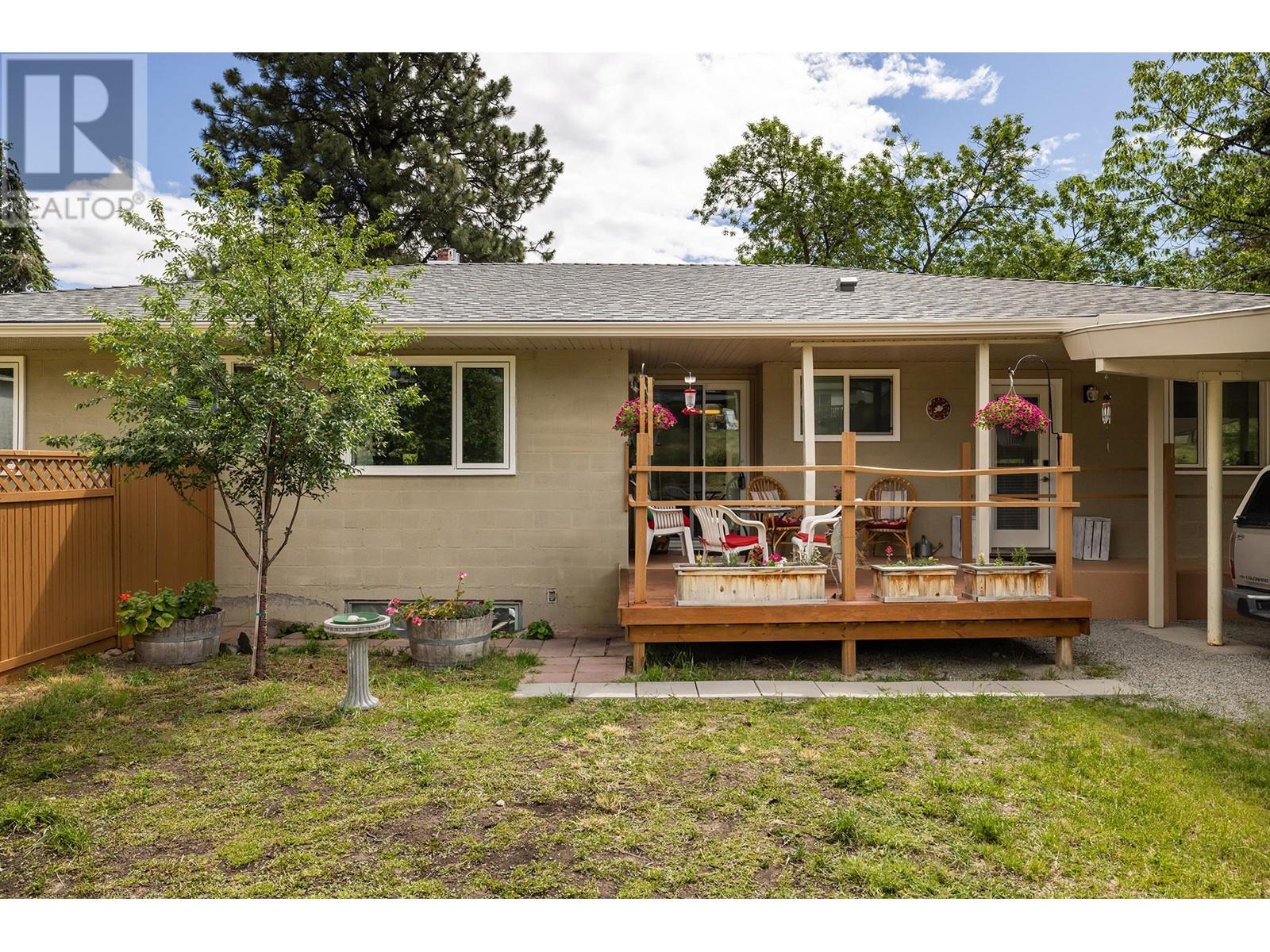 852 Stuart Road, West Kelowna, British Columbia  V1Z 1G9 - Photo 1 - 10327675