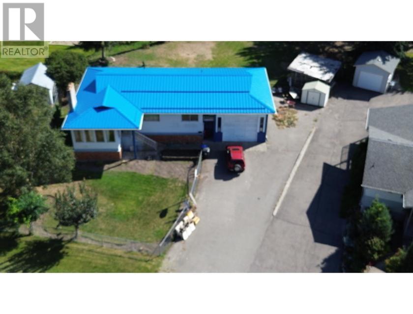 629 Third Avenue, Chase, British Columbia  V0E 1M0 - Photo 2 - 10327833