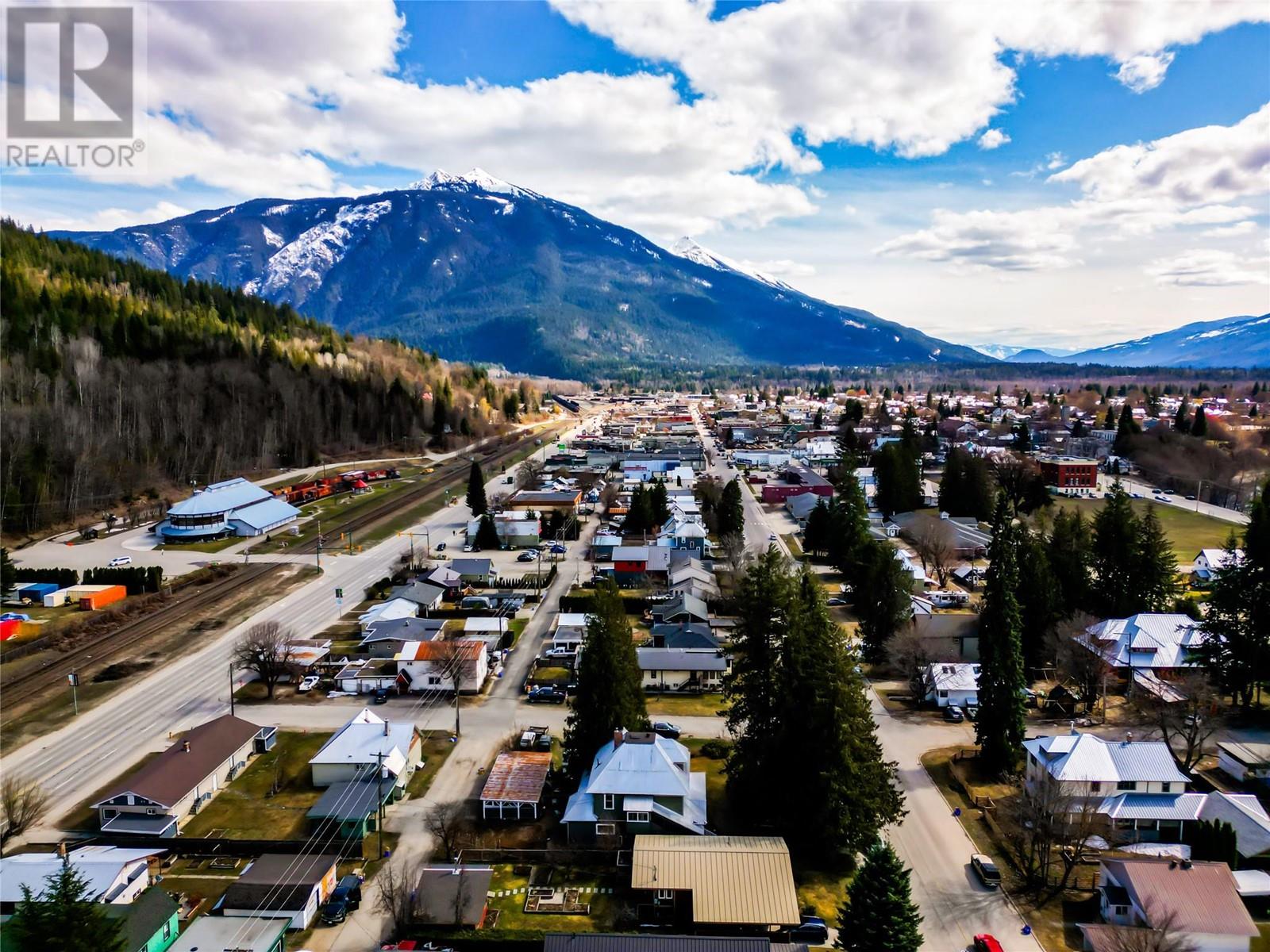 108 Ford Street, Revelstoke, British Columbia  V0E 2S0 - Photo 32 - 10327812