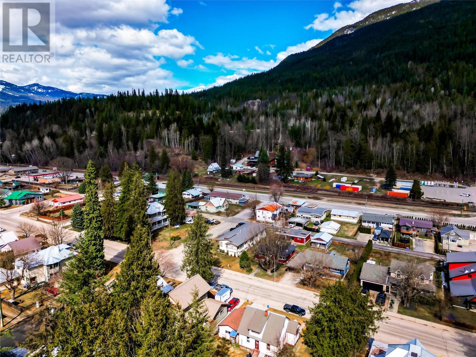 108 Ford Street, Revelstoke, British Columbia  V0E 2S0 - Photo 36 - 10327812