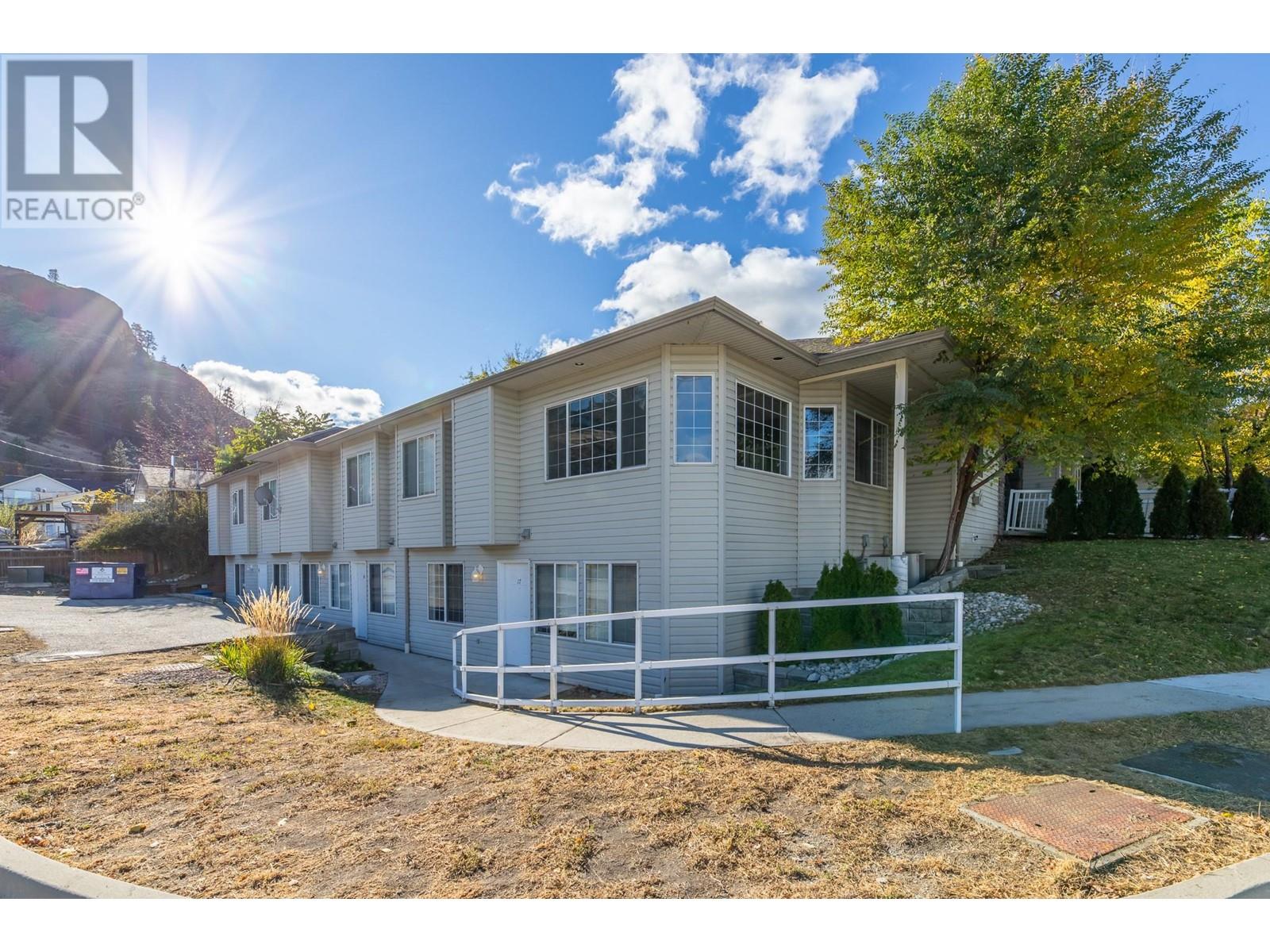 9719 Brown Street, Summerland, British Columbia  V0H 1Z0 - Photo 3 - 10328025