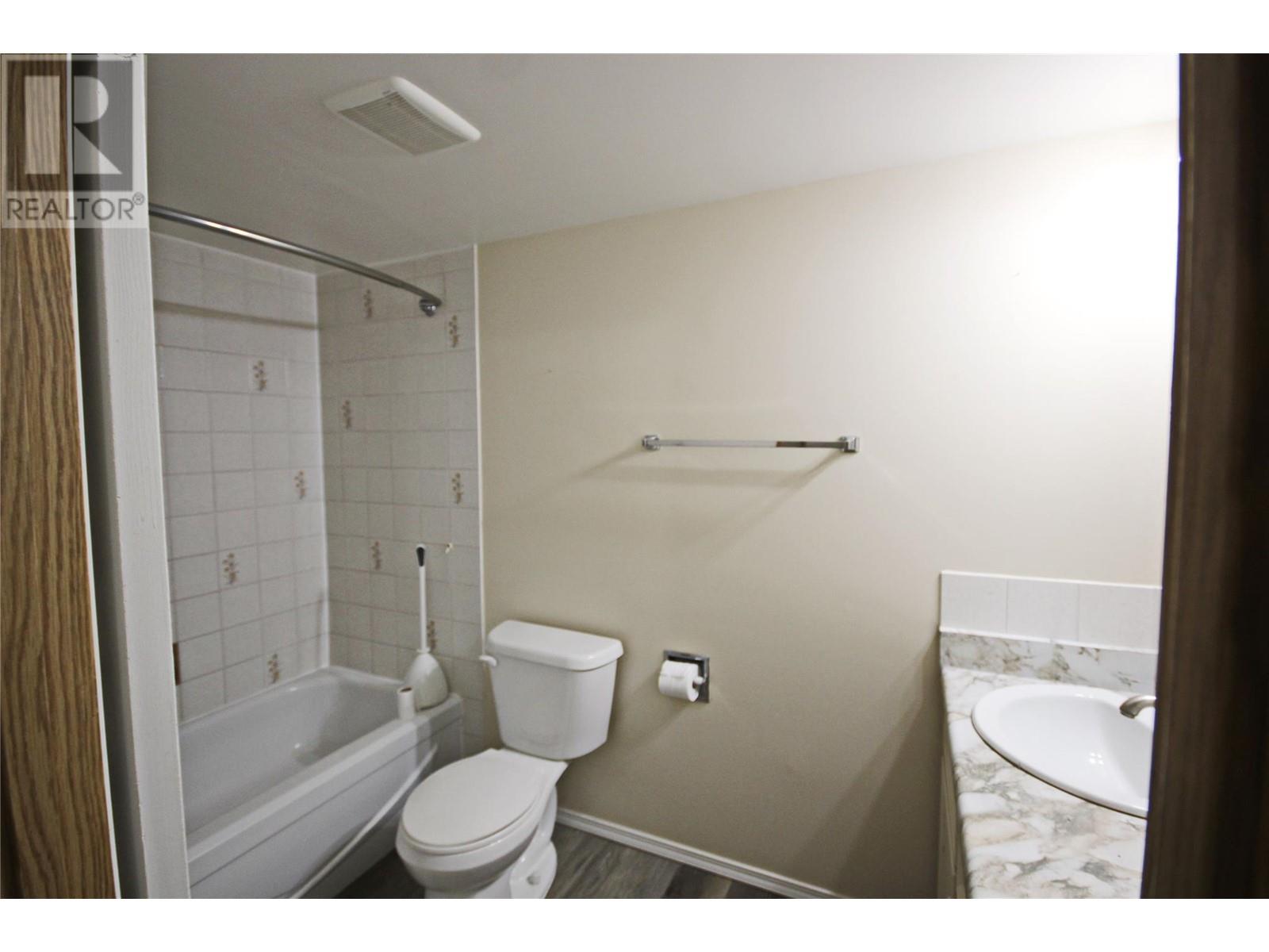 110 Skaha Place Unit# 303, Penticton, British Columbia  V2A 7L1 - Photo 17 - 10327908