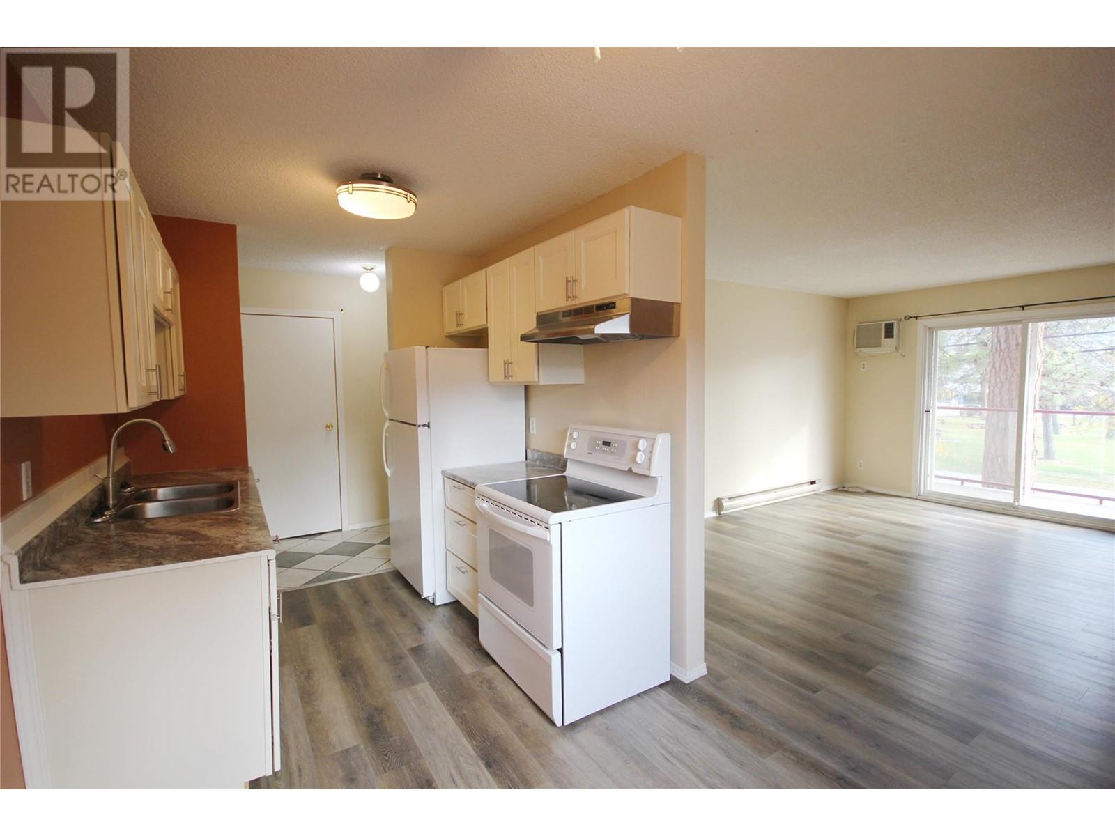 110 Skaha Place Unit# 303, Penticton, British Columbia  V2A 7L1 - Photo 8 - 10327908