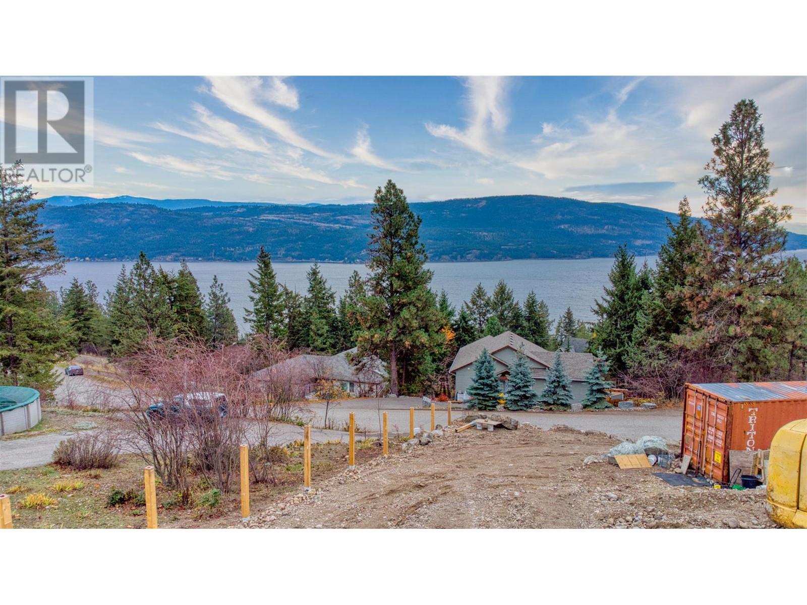 627 Mountain Drive, Vernon, British Columbia  V1H 2B7 - Photo 4 - 10328070